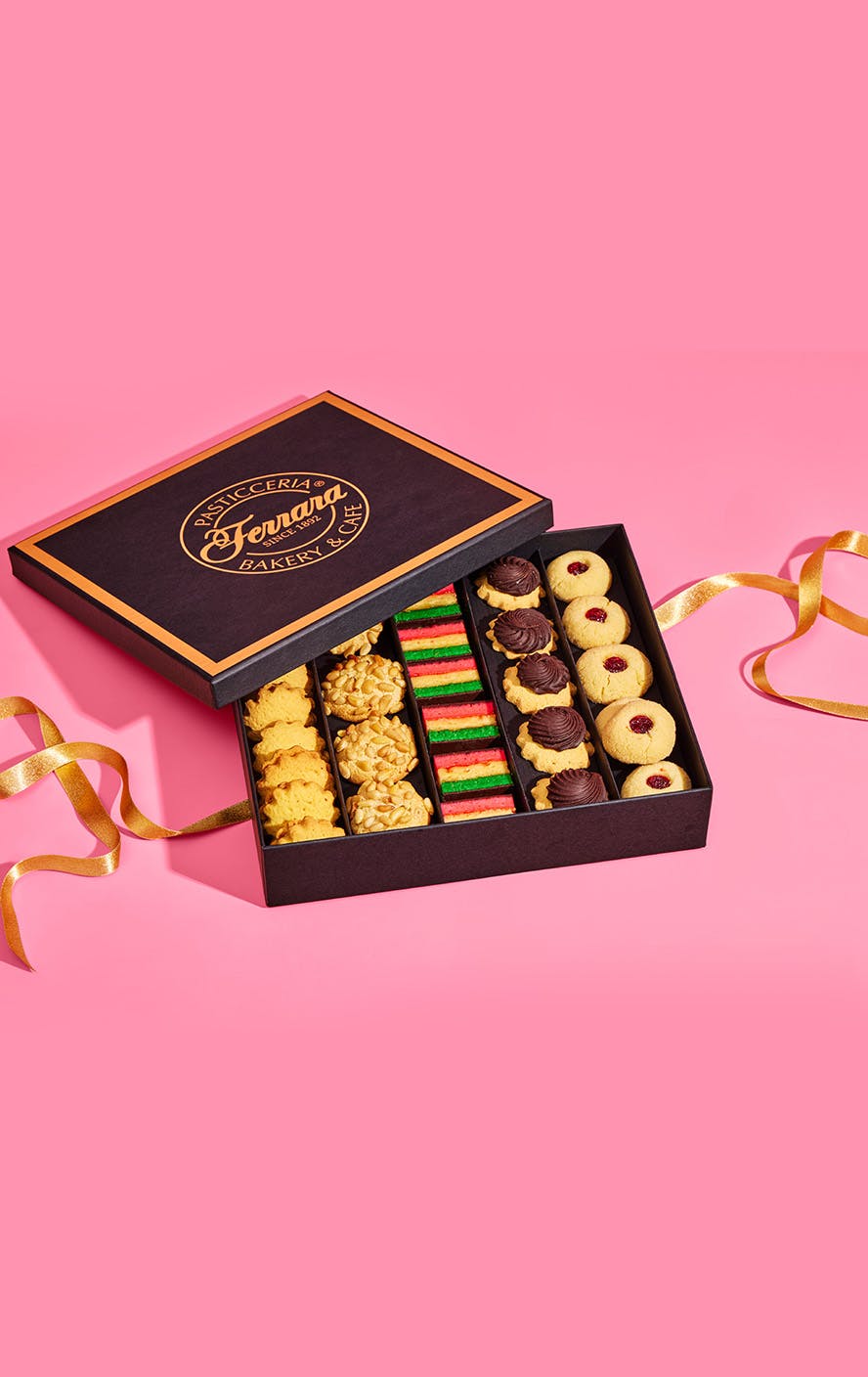 Review - Ferrara Bakery \u0026 Cafe, image size:888x1408