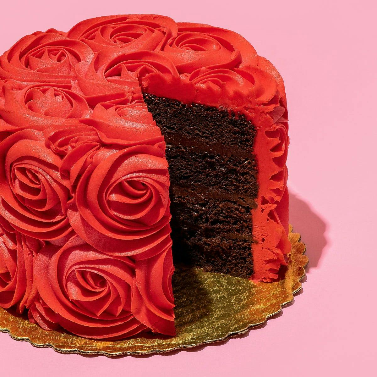 Beautiful Heart Shape Cake With Red Rose | bakehoney.com