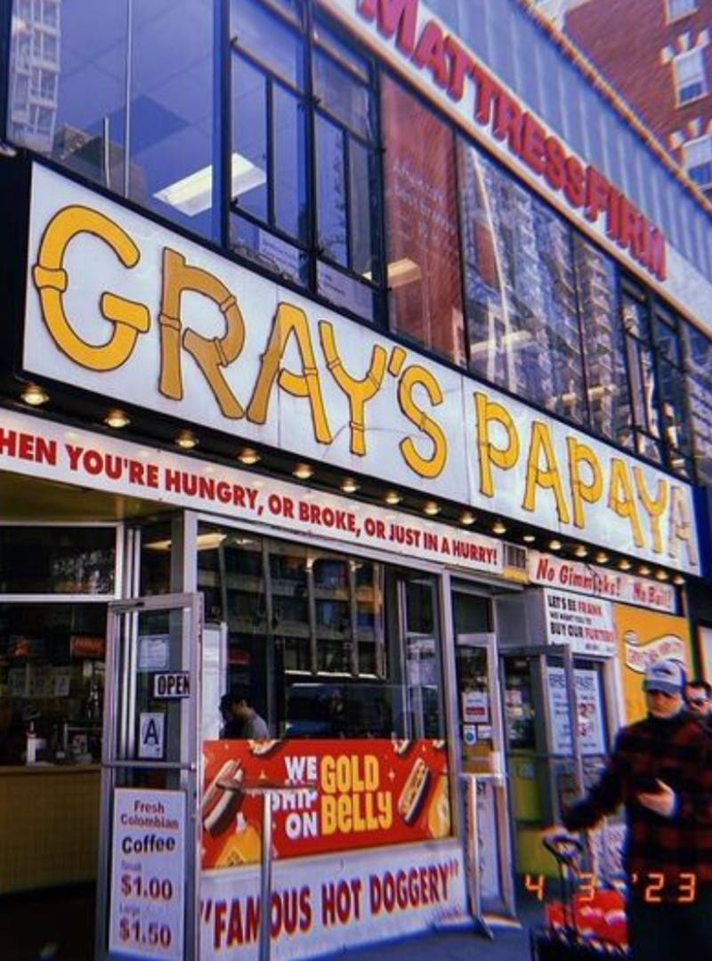 GRAY'S PAPAYA Image