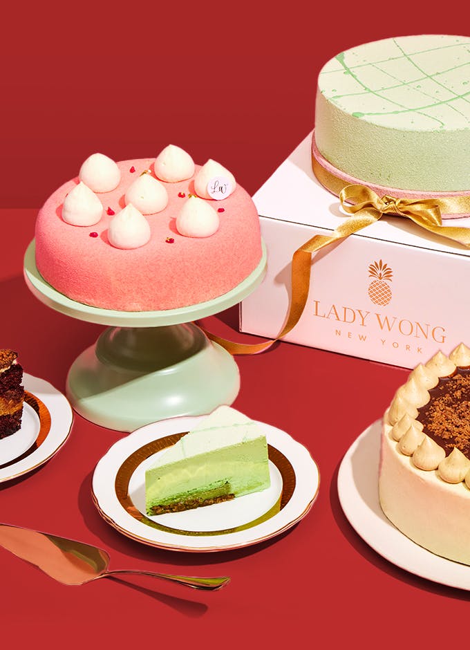 Elegant Cakes & Sweets