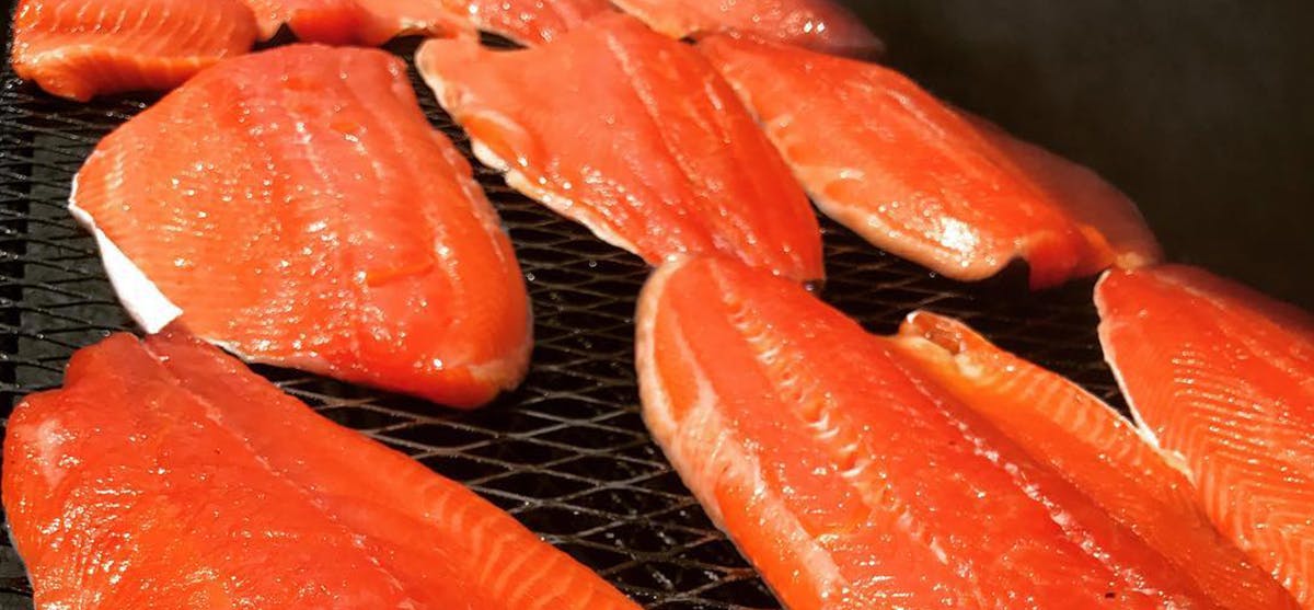 Is smoked salmon clearance safe for dogs