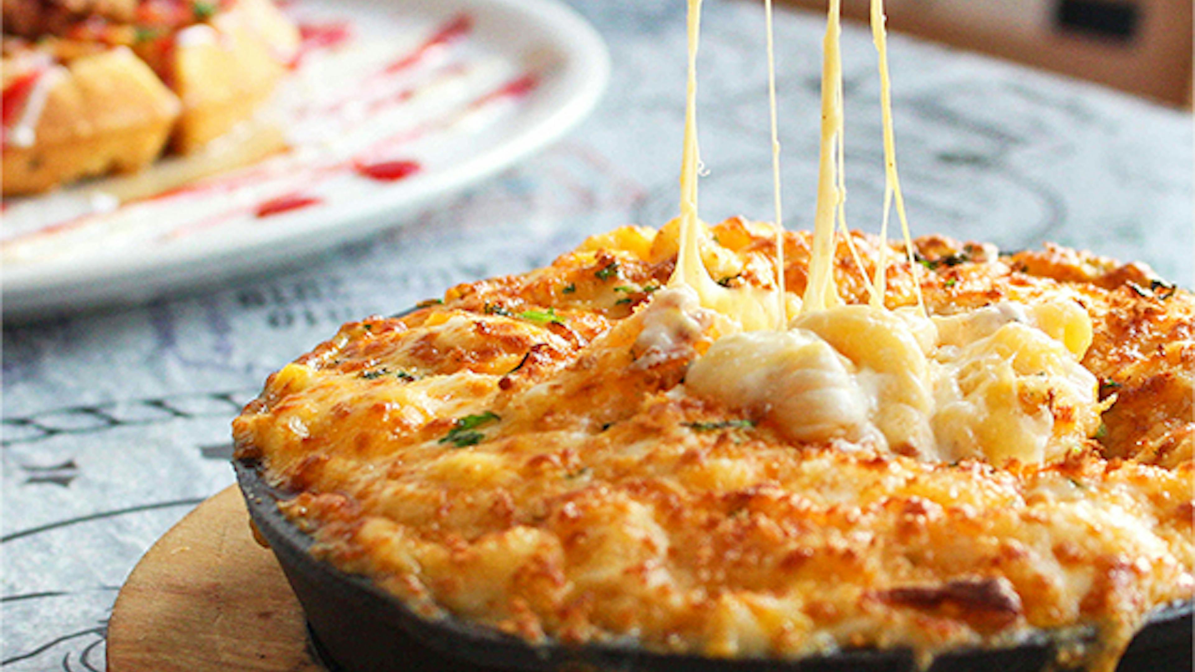 World Famous House of Mac