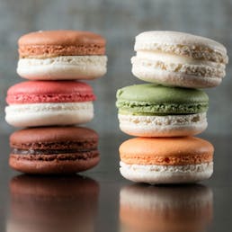 Cheesecake Macarons - 24 Pack