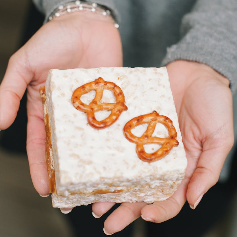 Pretzel Surprise Marshmallow Crispycakes - 4 Pack