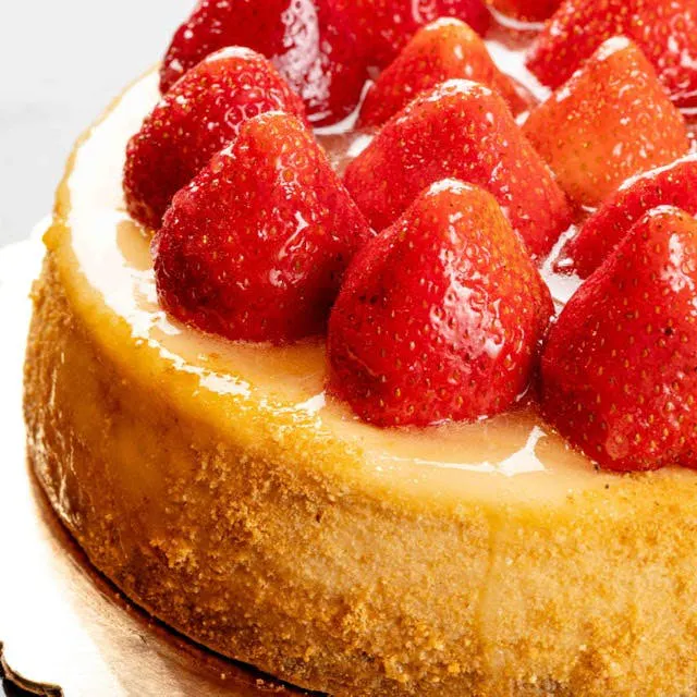 New York Strawberry Cheesecake by Ferrara Bakery - Alternate image 3