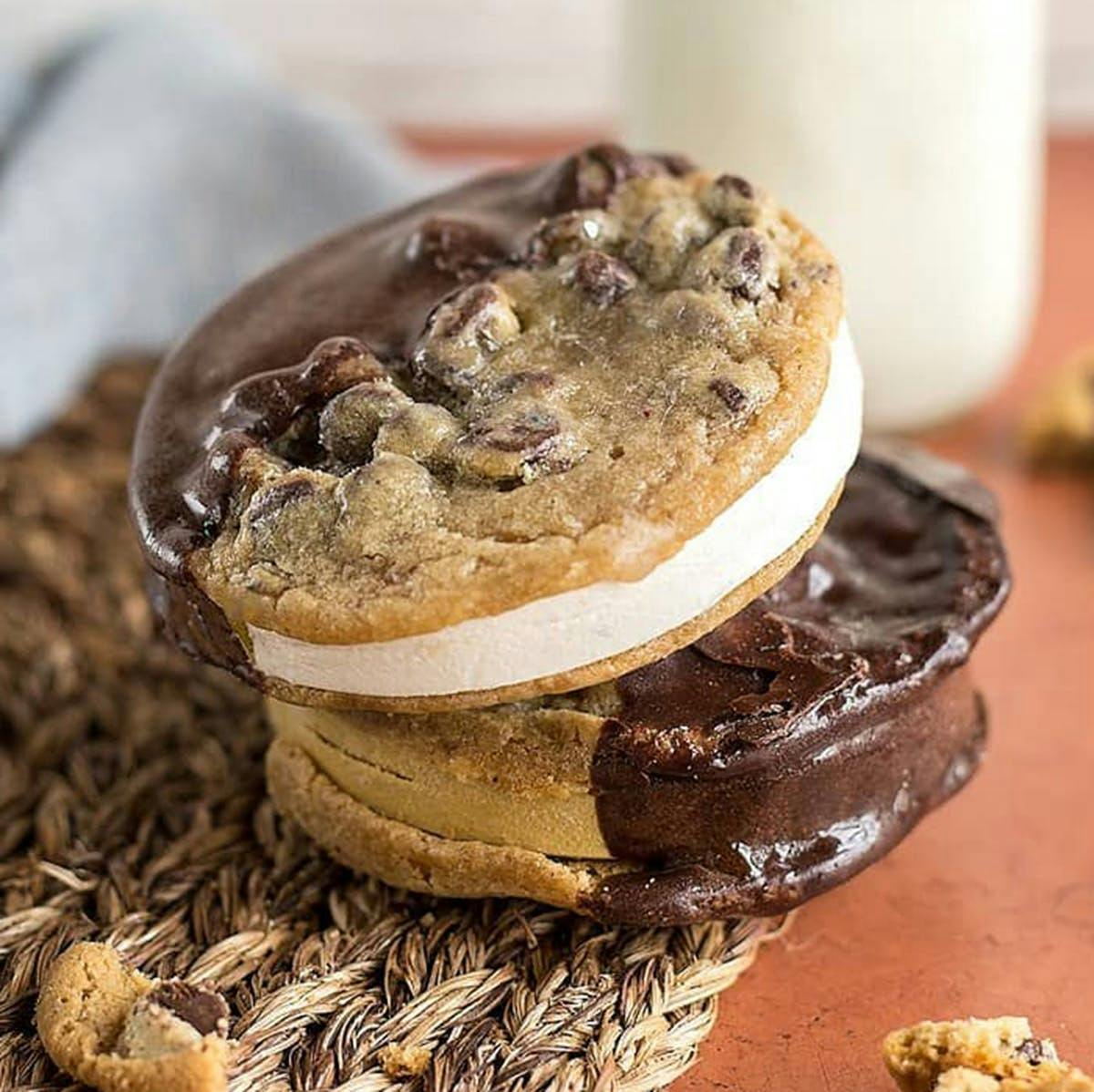 Chocolate Lovers Cream'wich - 12 Pack by Cream'wich - Alternate image 3