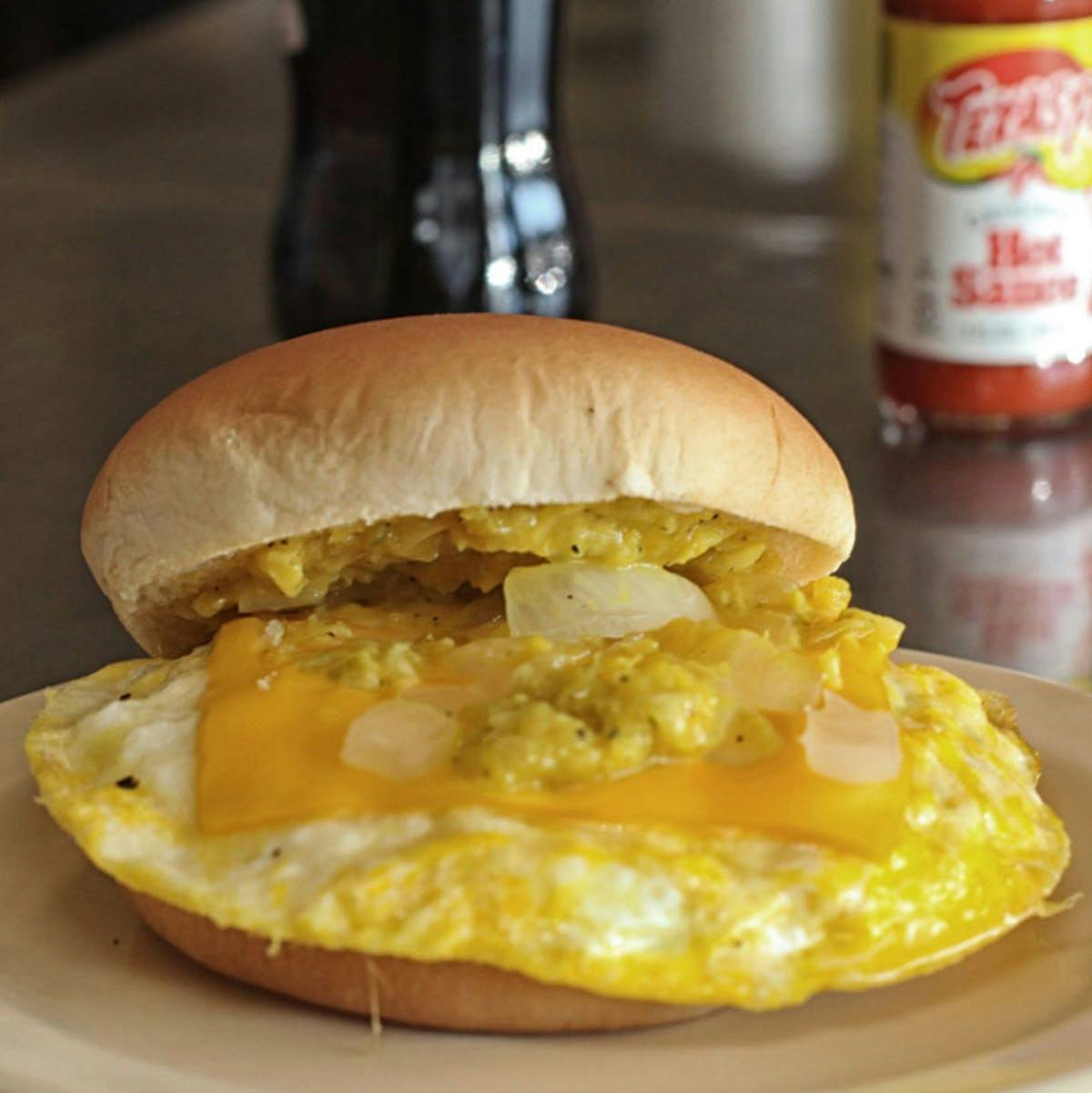 Legendary "Cheesy Western" Burger Kit - 4 Pack by Texas Inn - Alternate image 3