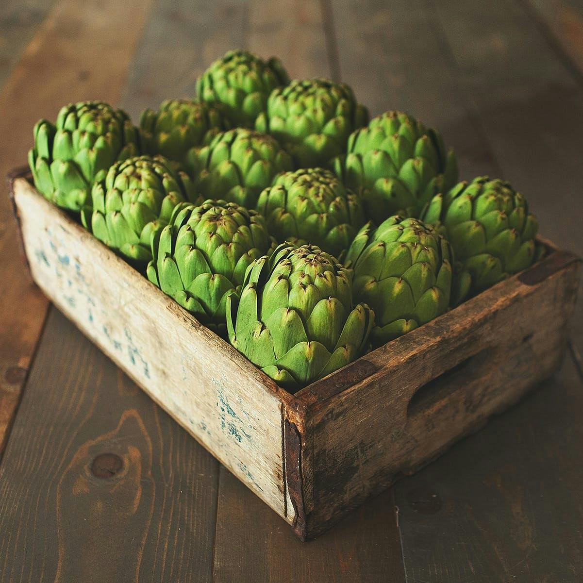 Fresh Medium Artichokes - 8 Pack by Ocean Mist Farms