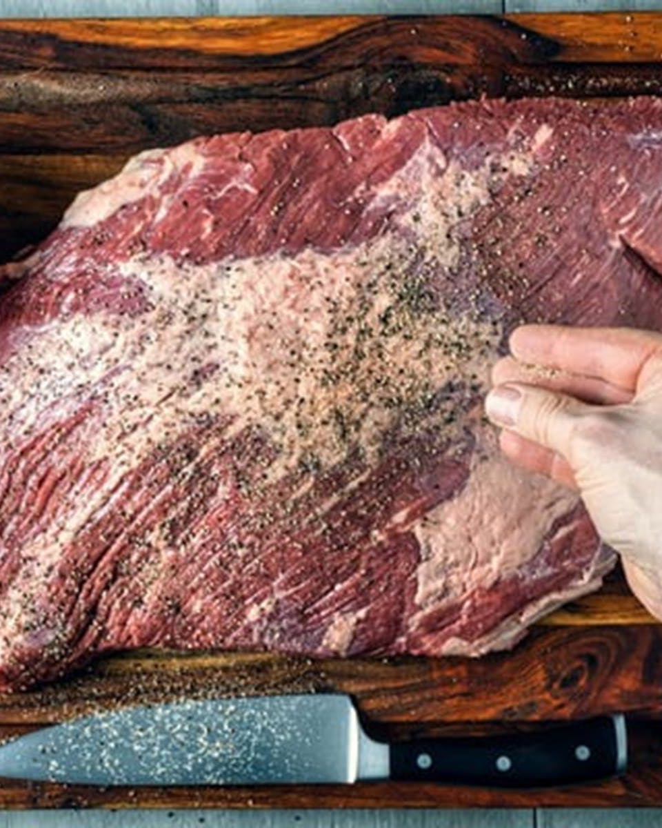 https://goldbelly.imgix.net/uploads/showcase_media_asset/image/107390/whole-brisket-trimmed.2819e8a494e3df471ecfc355581c054e.jpg?ixlib=react-9.0.2&auto=format&ar=4%3A5