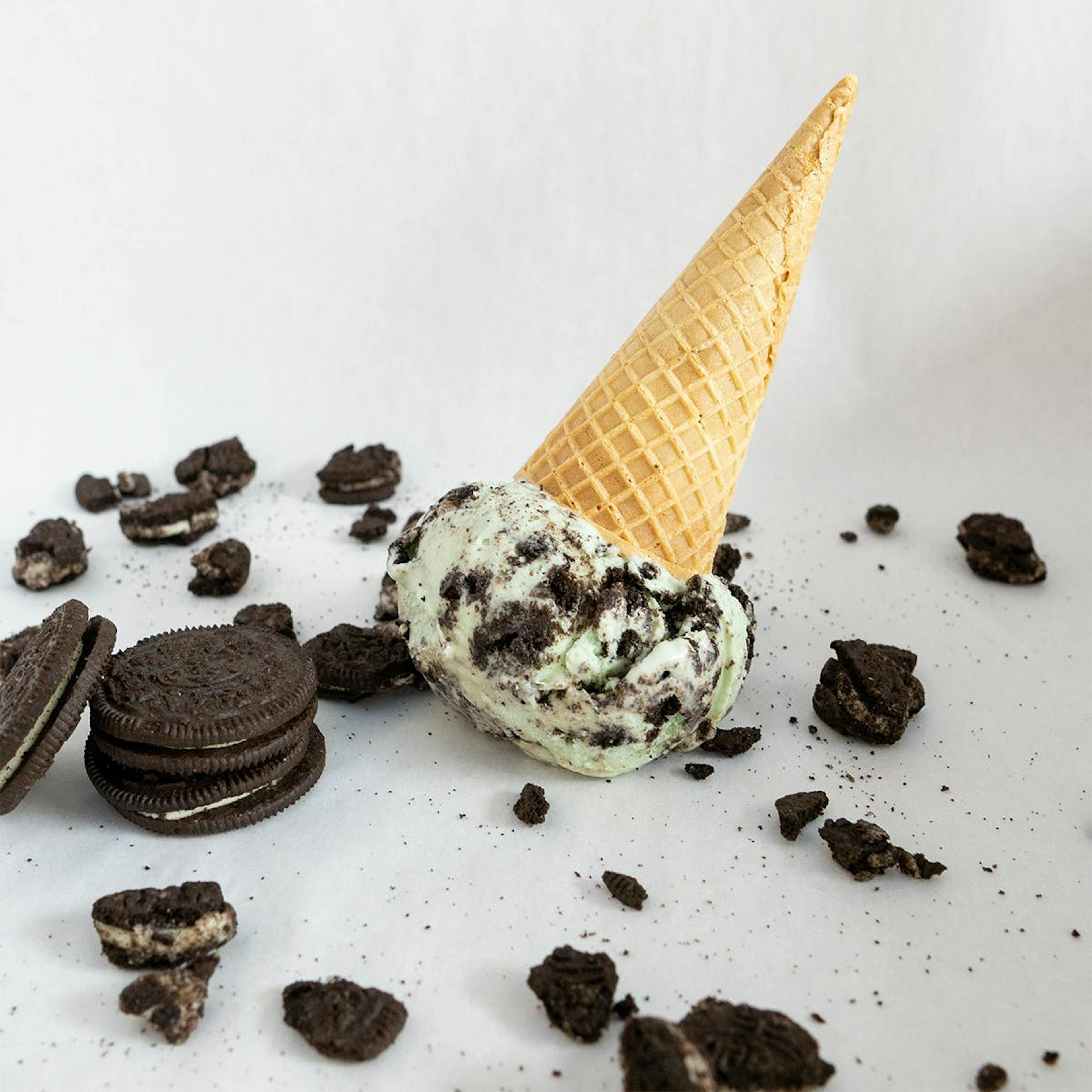 Mint Oreo Ice Cream - 5 Pints by Manhattan Beach Creamery - Alternate image 2
