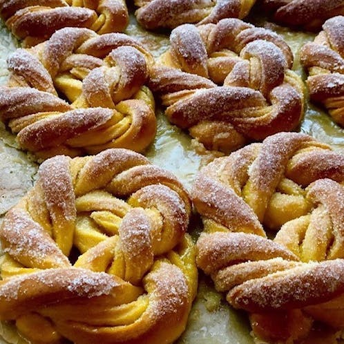 Saffron Raisin Sugar Buns - 6 Pack by Fabrique Bakery