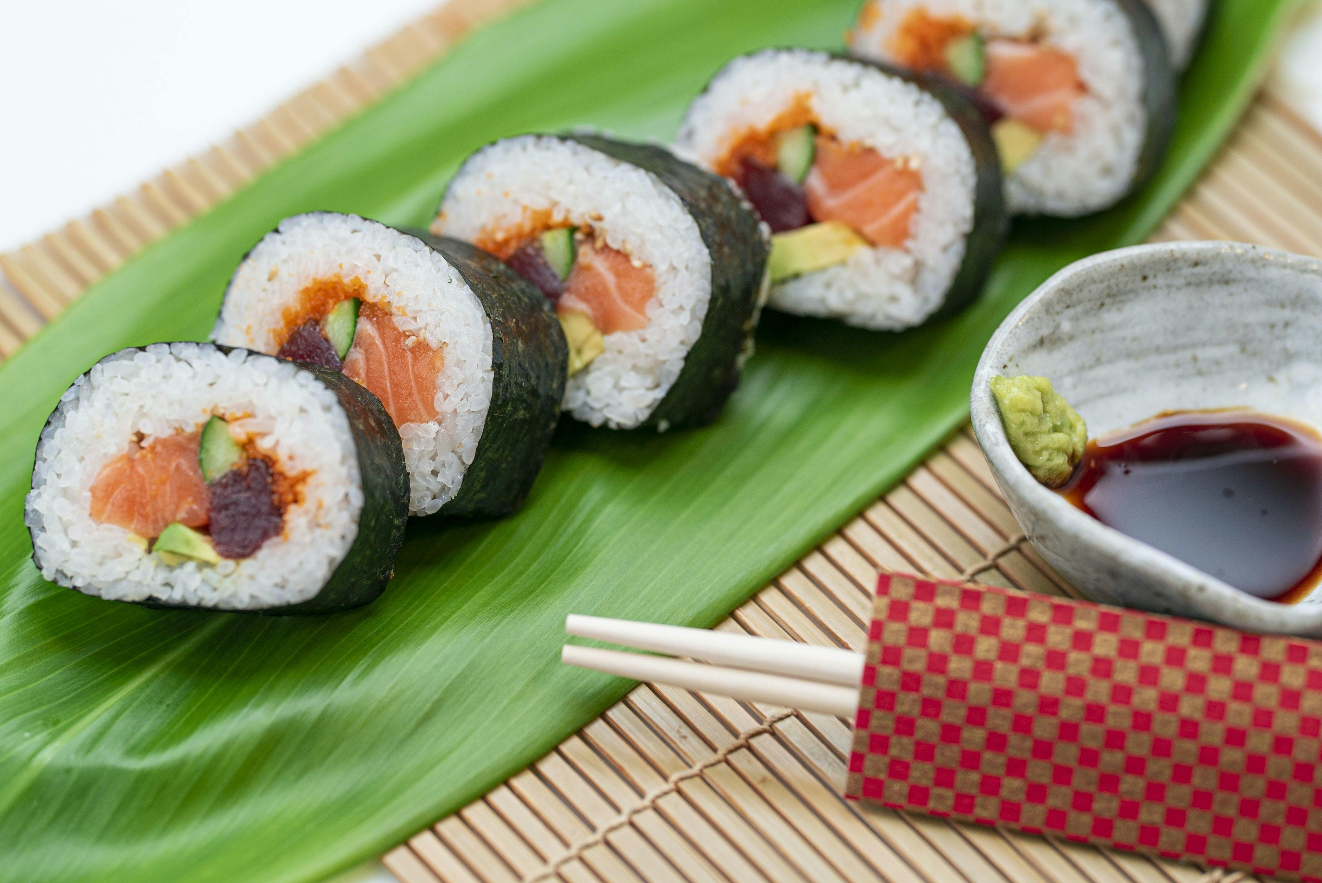 Honolulu Fish Co. Nigiri & Maki Roll Home Sushi Kit