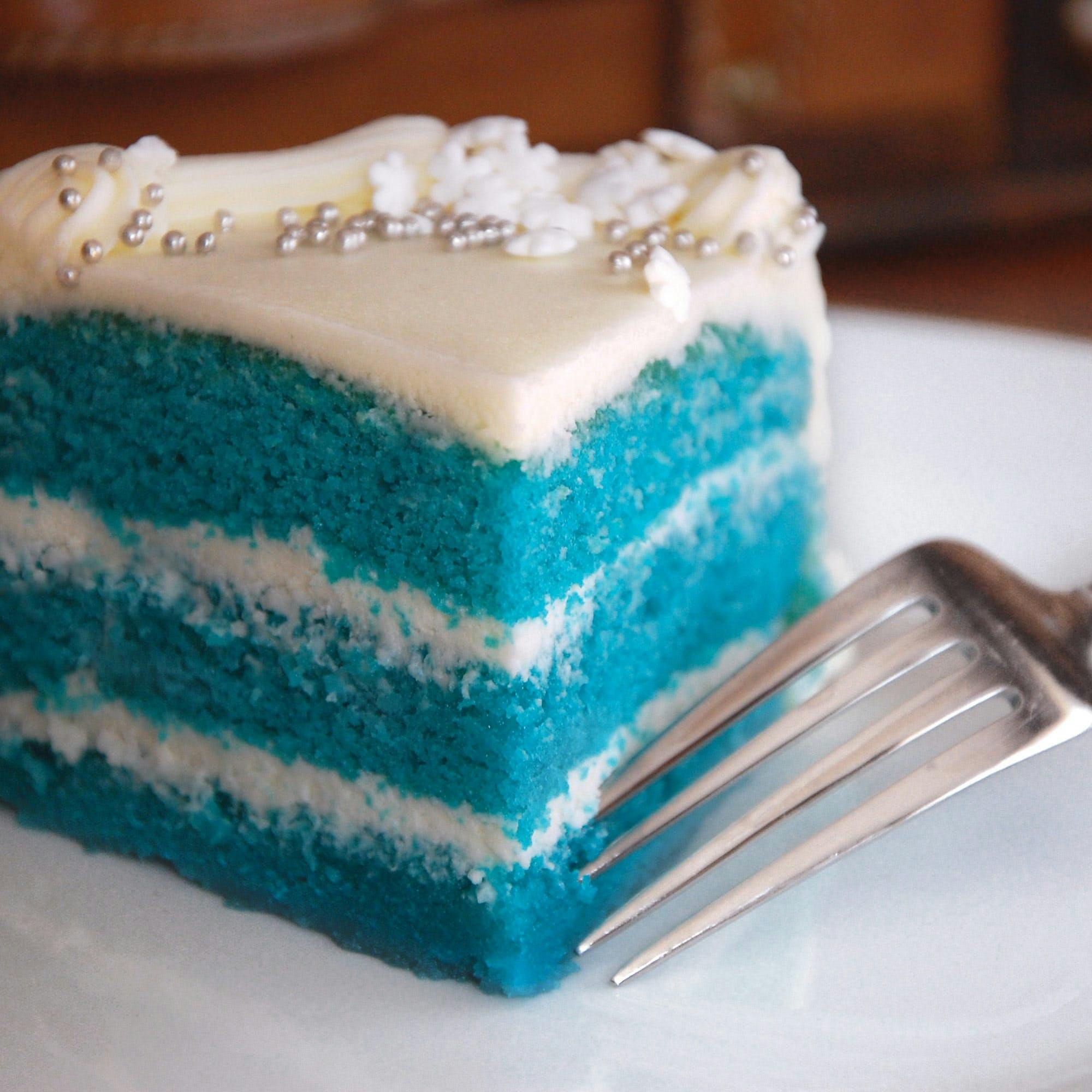 Snowflake Blue Velvet Layer Cake by Carousel Cakes - Alternate image 4