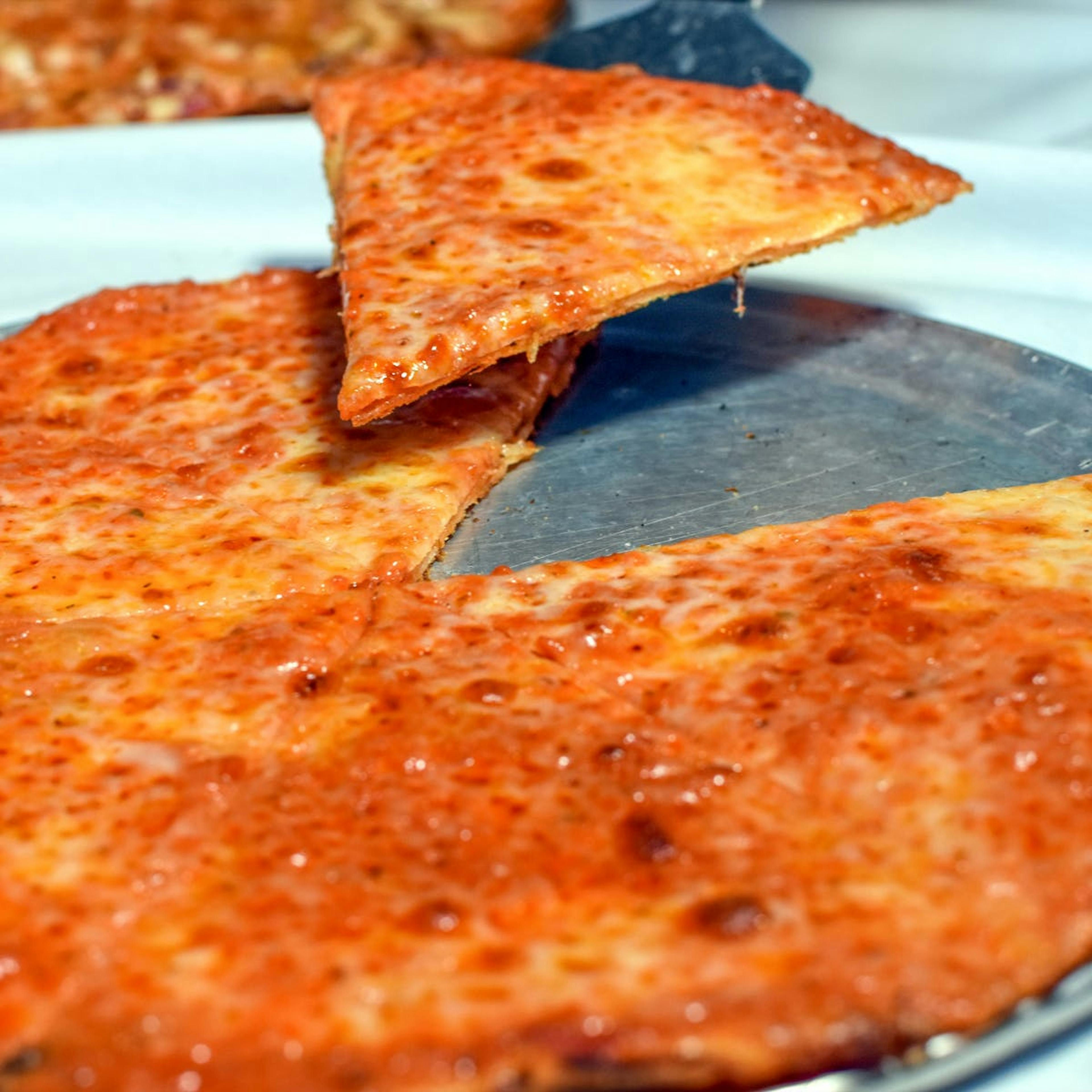 Plain Thin Crust Pizza - 4 Pack by The Columbia Inn - Alternate image 3