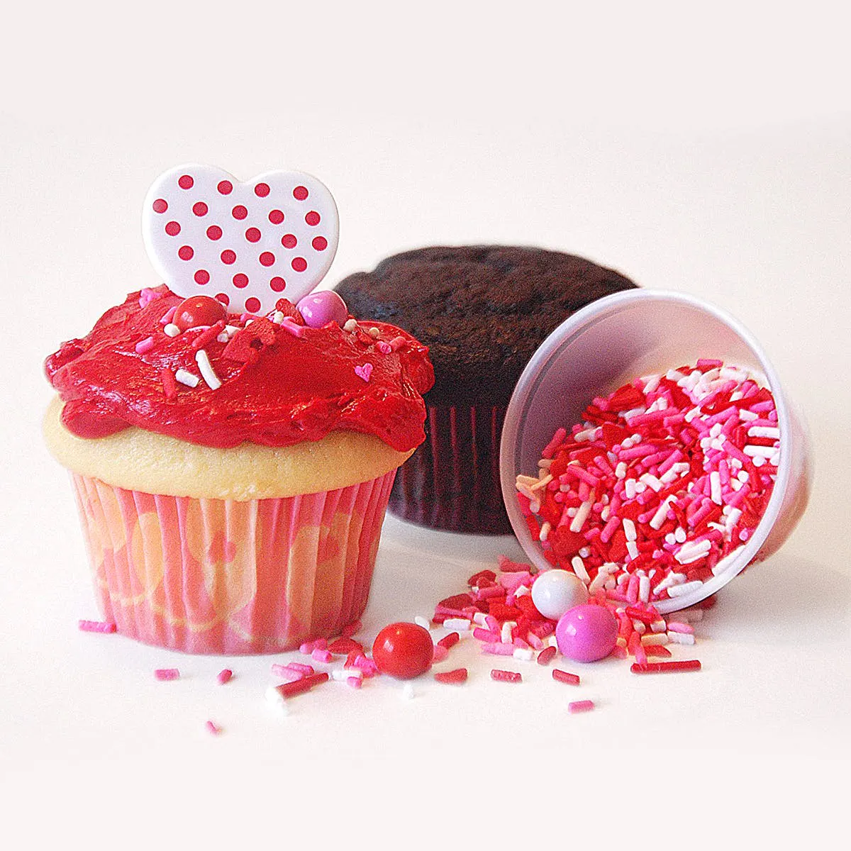 Valentine's Day DIY Cupcake Kit - 6 Pack by Carousel Cakes - Alternate image 2