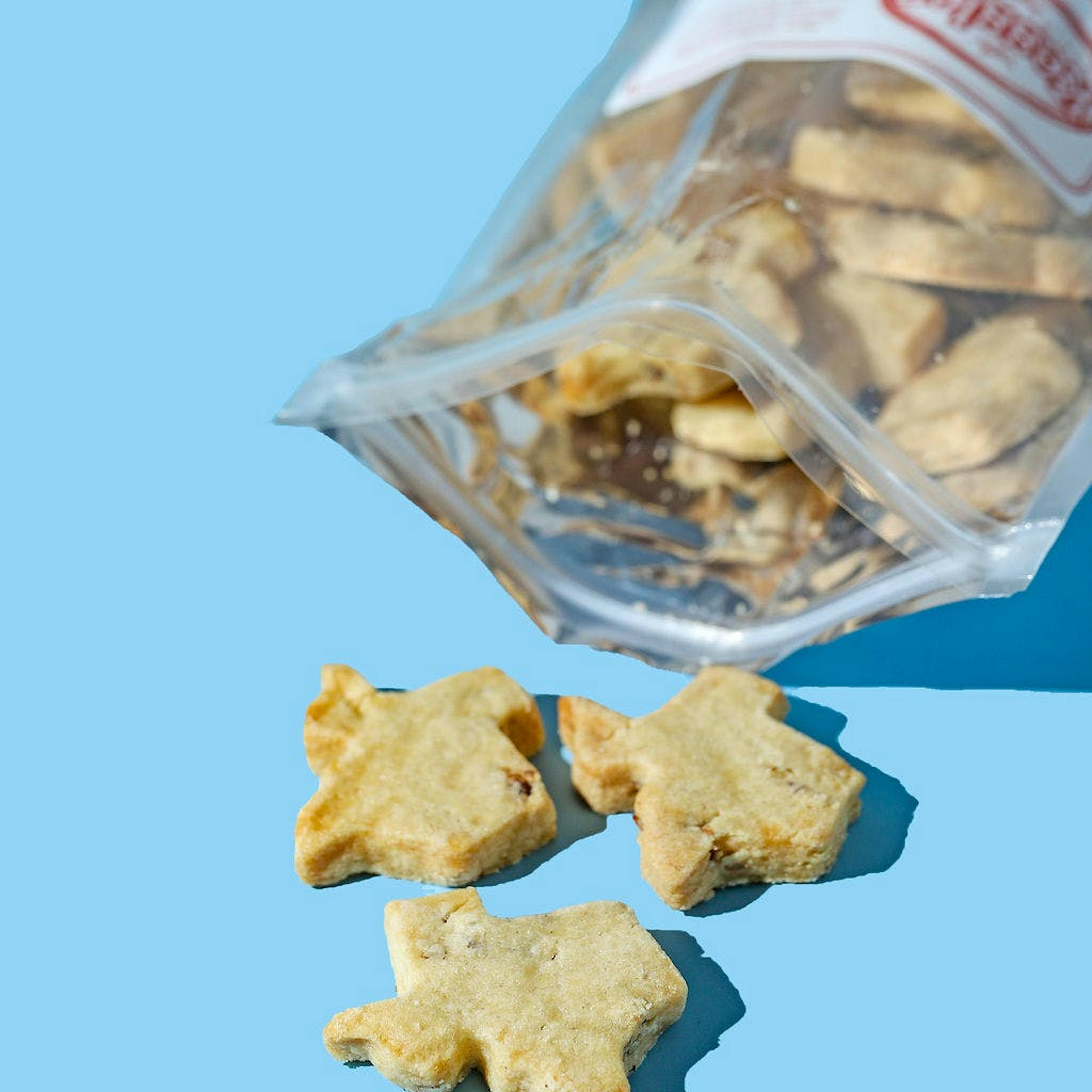 Hot Chocolate + Mini Pecan Shortbread + Mugs Gift Set by Kessler Baking Studio - Alternate image 2