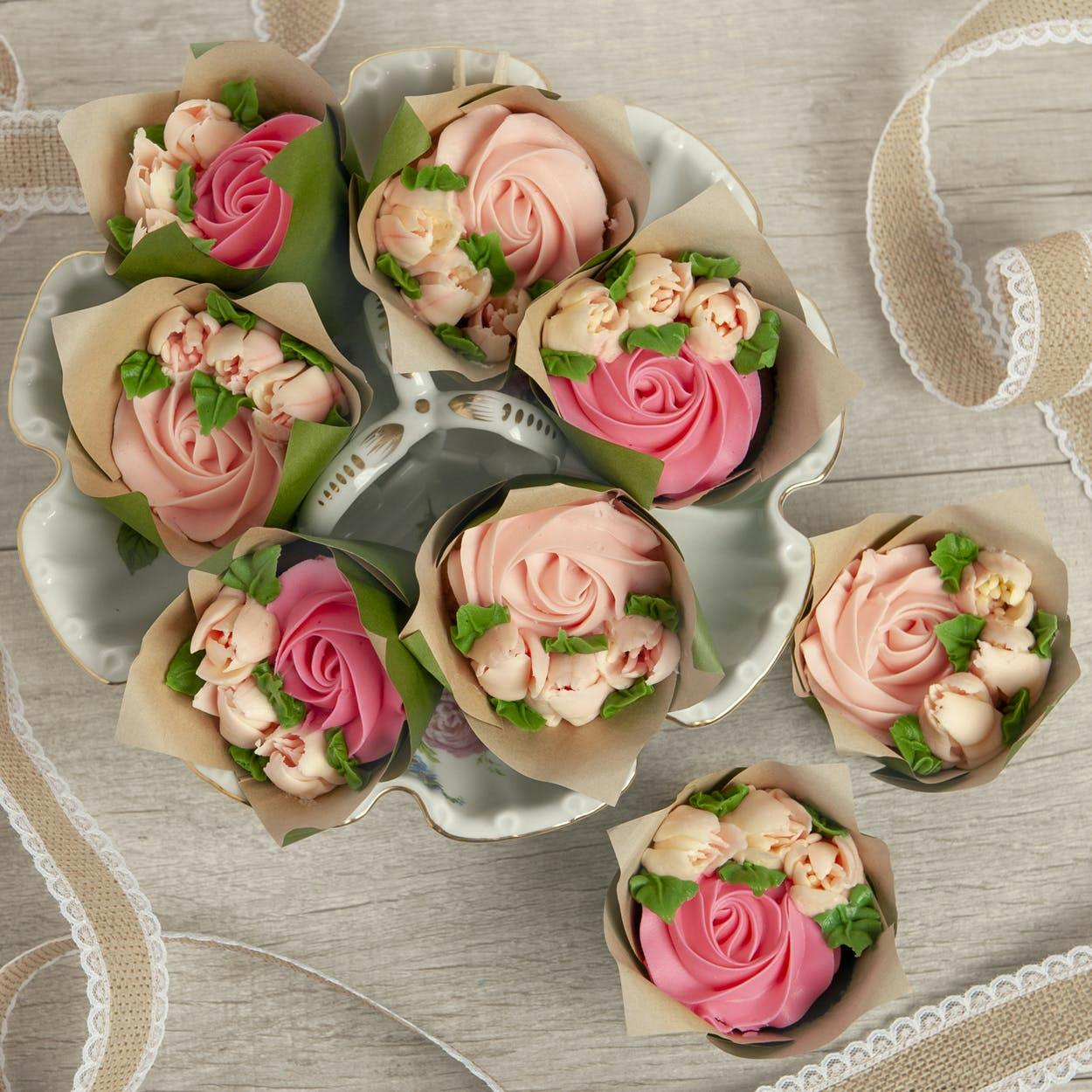 https://goldbelly.imgix.net/uploads/showcase_media_asset/image/122572/mothers-day-bouquet-cupcakes-8-pack.49dd0a8df3194af1af58234b173eadcf.jpg?ixlib=rails-3.0.2