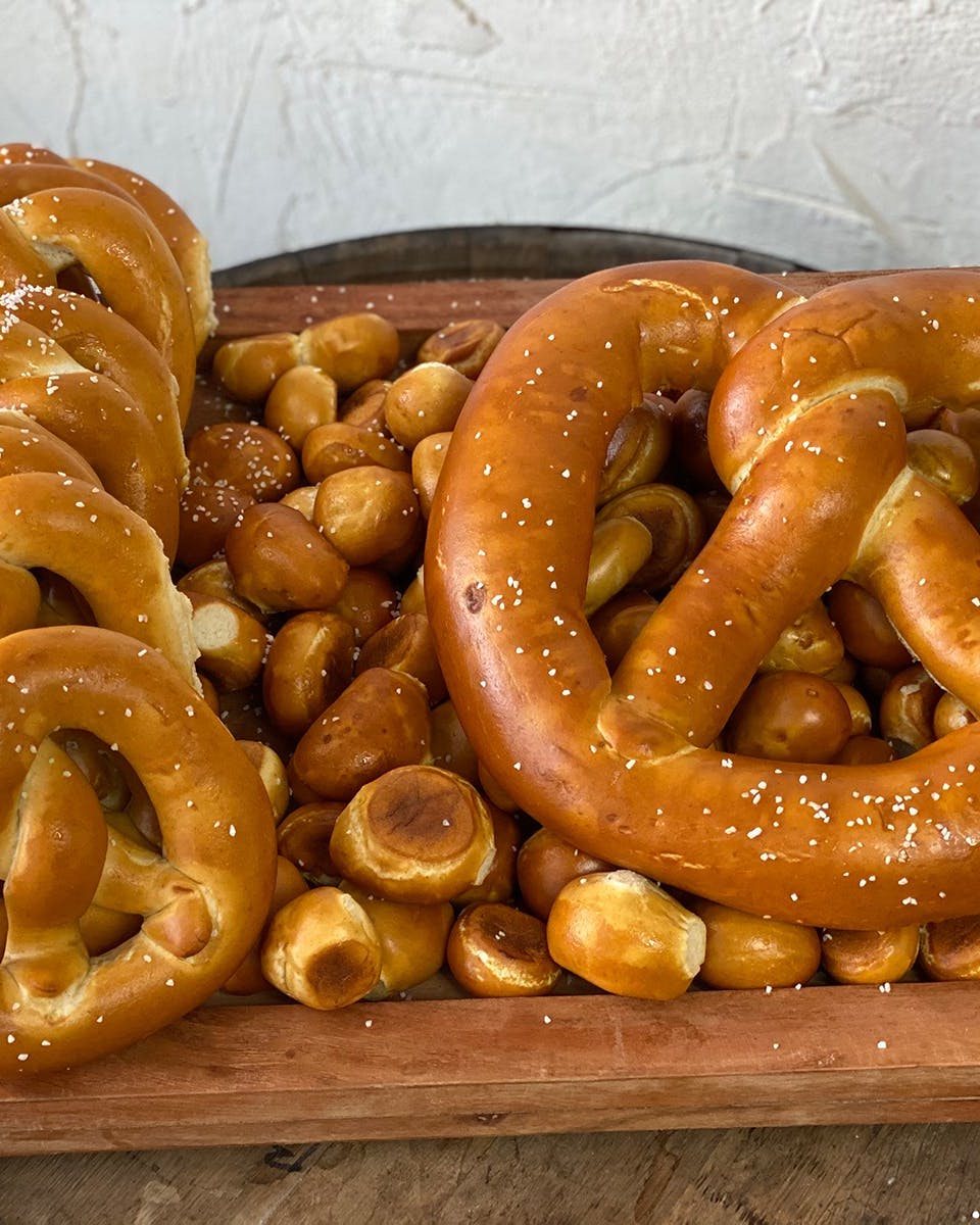 Fan Favorites Bavarian Soft Pretzel Gift Pack – Milwaukee Pretzel Co.