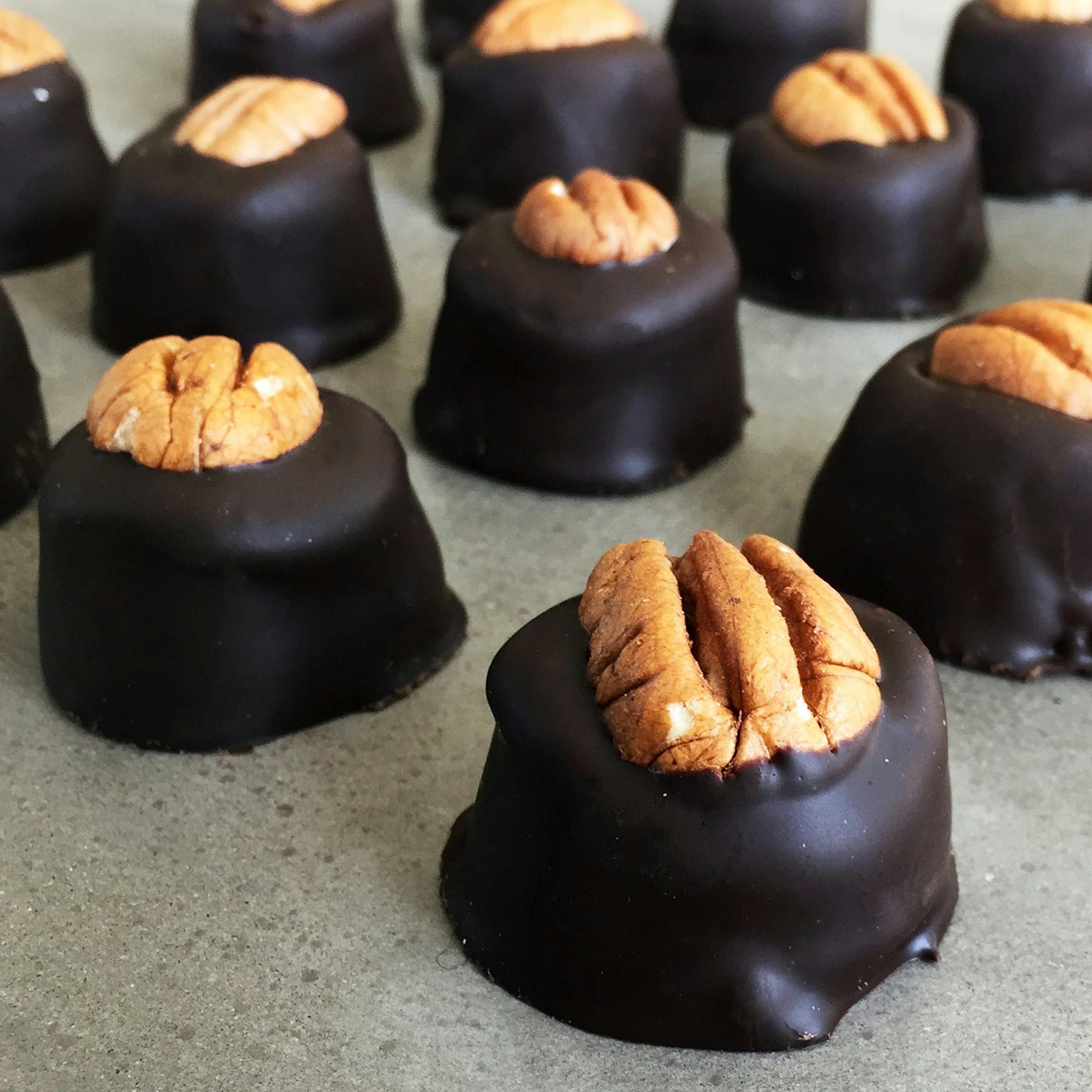 Kentucky Bourbon Ball + Mint Julep Combo by Woodford Reserve - Alternate image 4