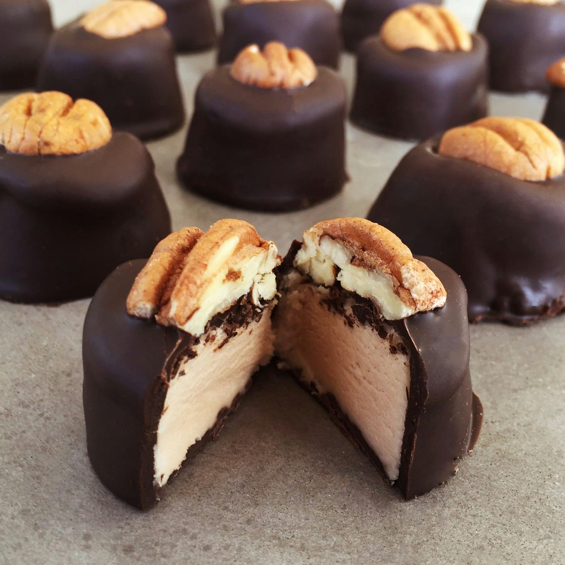 Kentucky Bourbon Barrel Cake + Bourbon Ball Combo by Woodford Reserve - Alternate image 6