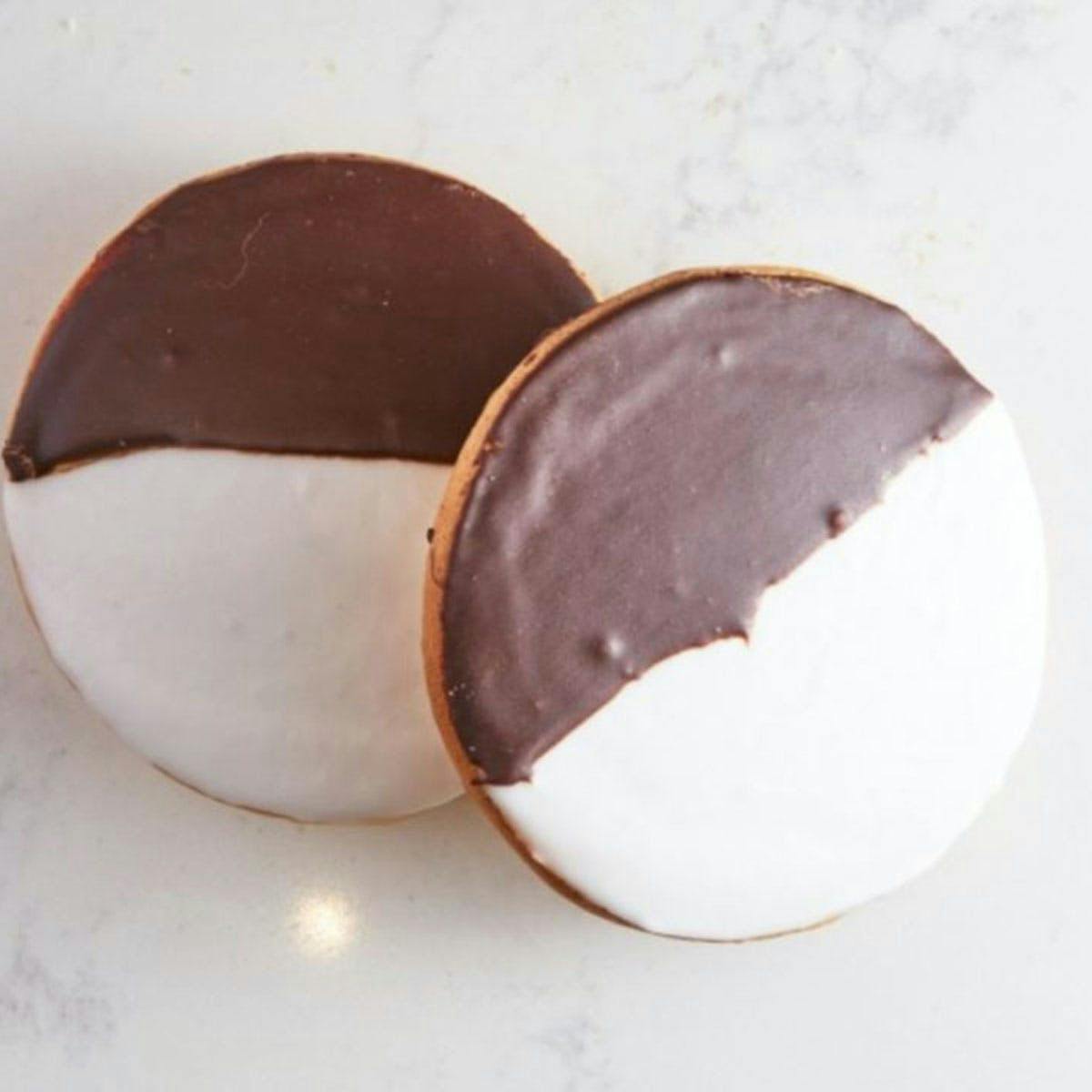 Large Black and White Cookies - 6 Pack by Orwashers Bakery