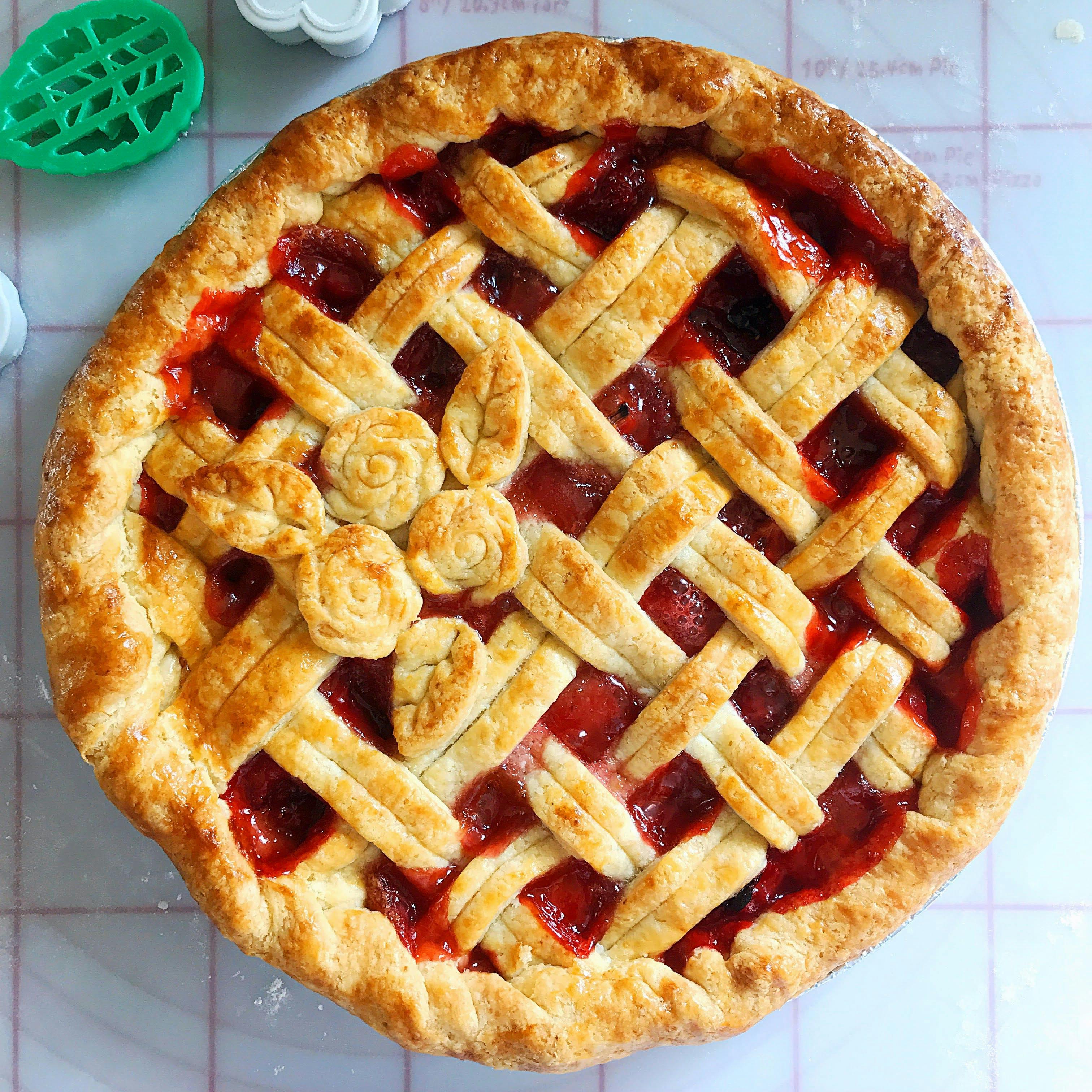 Strawberry Rhubarb Pie by Piedaho