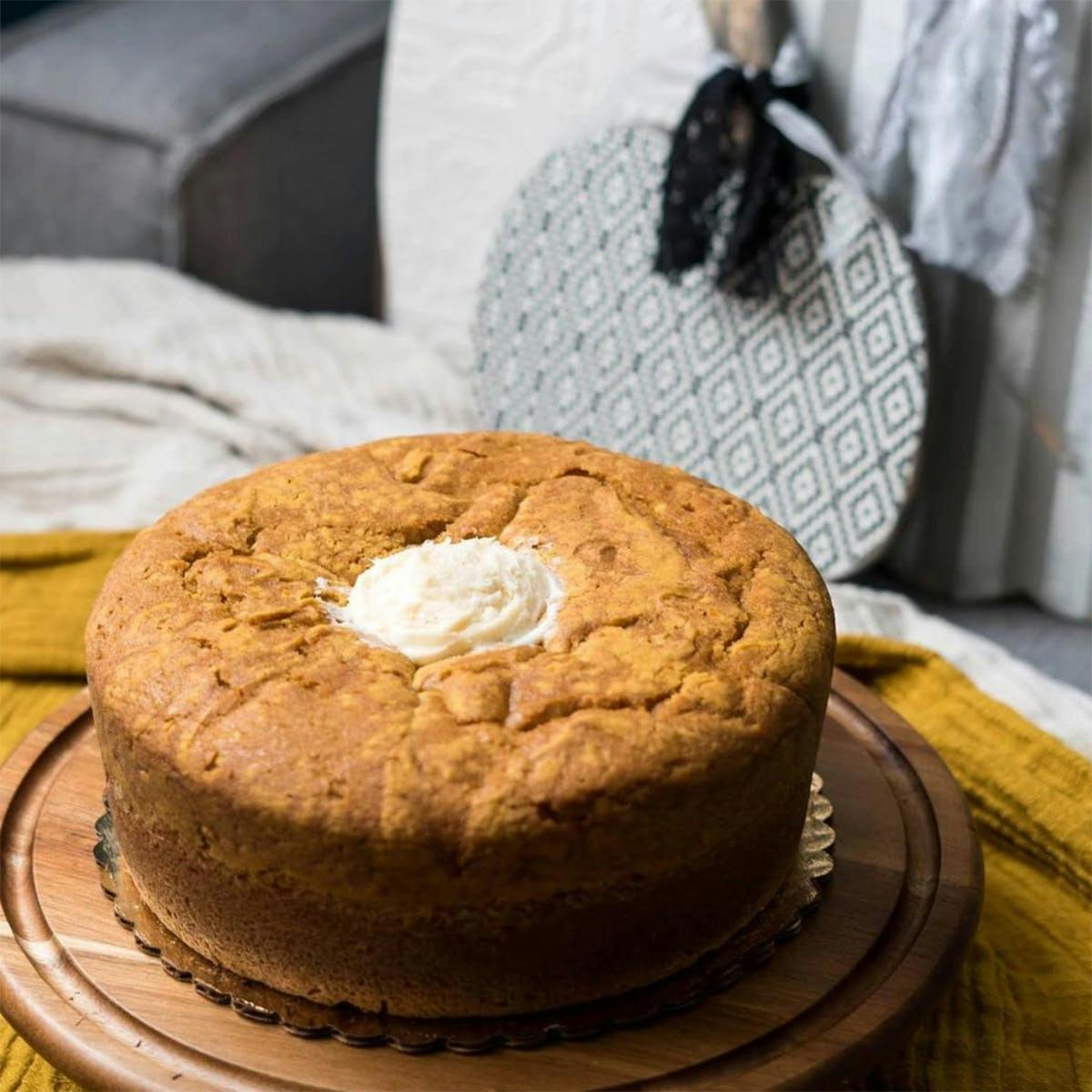 https://goldbelly.imgix.net/uploads/showcase_media_asset/image/133065/pumpkin-pound-cake.2c5111550048b32584dac55b78de01dd.jpg?ixlib=rails-3.0.2