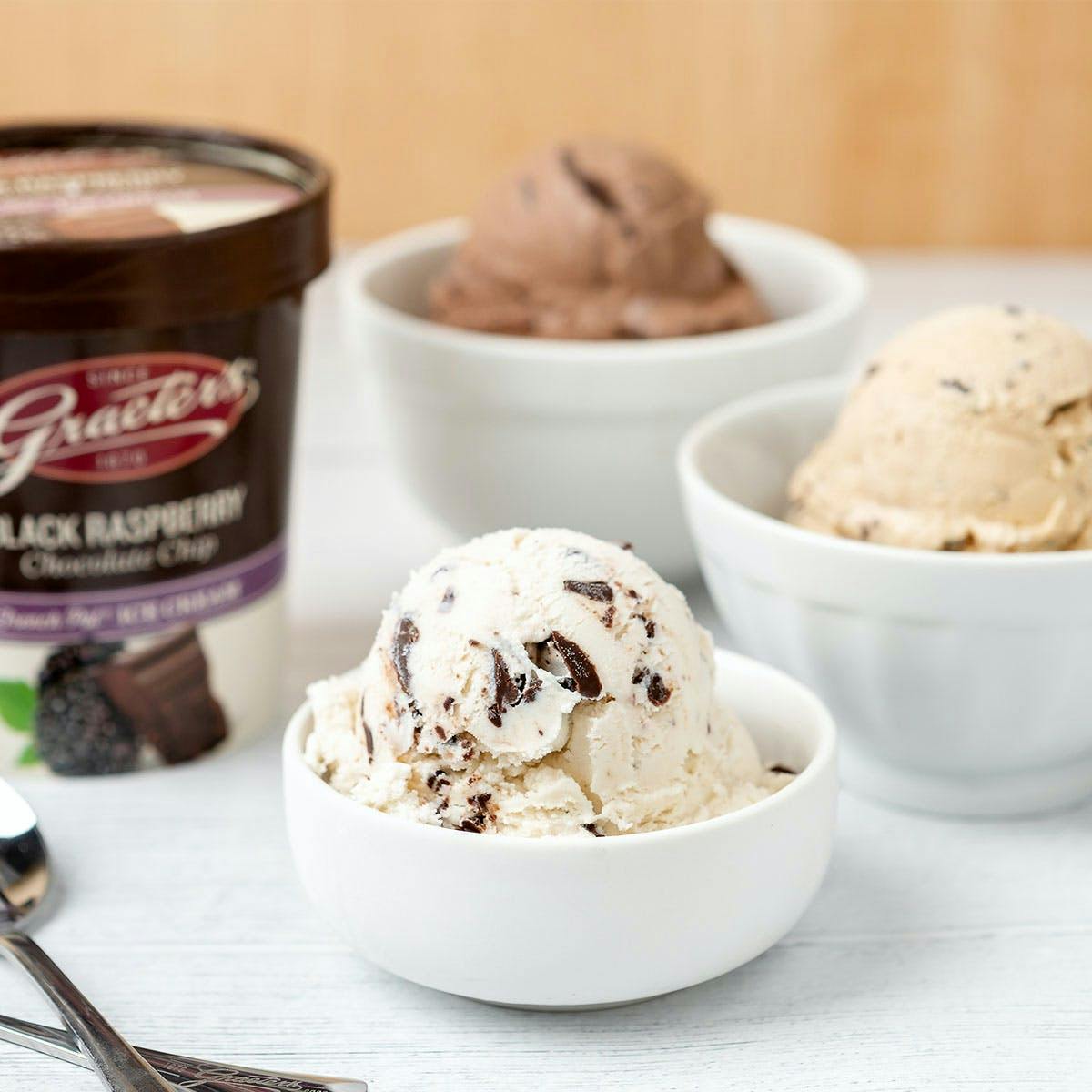 Signature Chip Ice Cream - 6 Pints by Graeter's Ice Cream - Alternate image 1