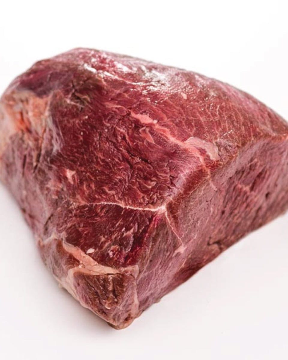 https://goldbelly.imgix.net/uploads/showcase_media_asset/image/134089/100-fullblood-wagyu-beef-english-roasts.c7fbe470895dda6764815f06b9f91f11.jpg?ixlib=react-9.0.2&auto=format&ar=4%3A5