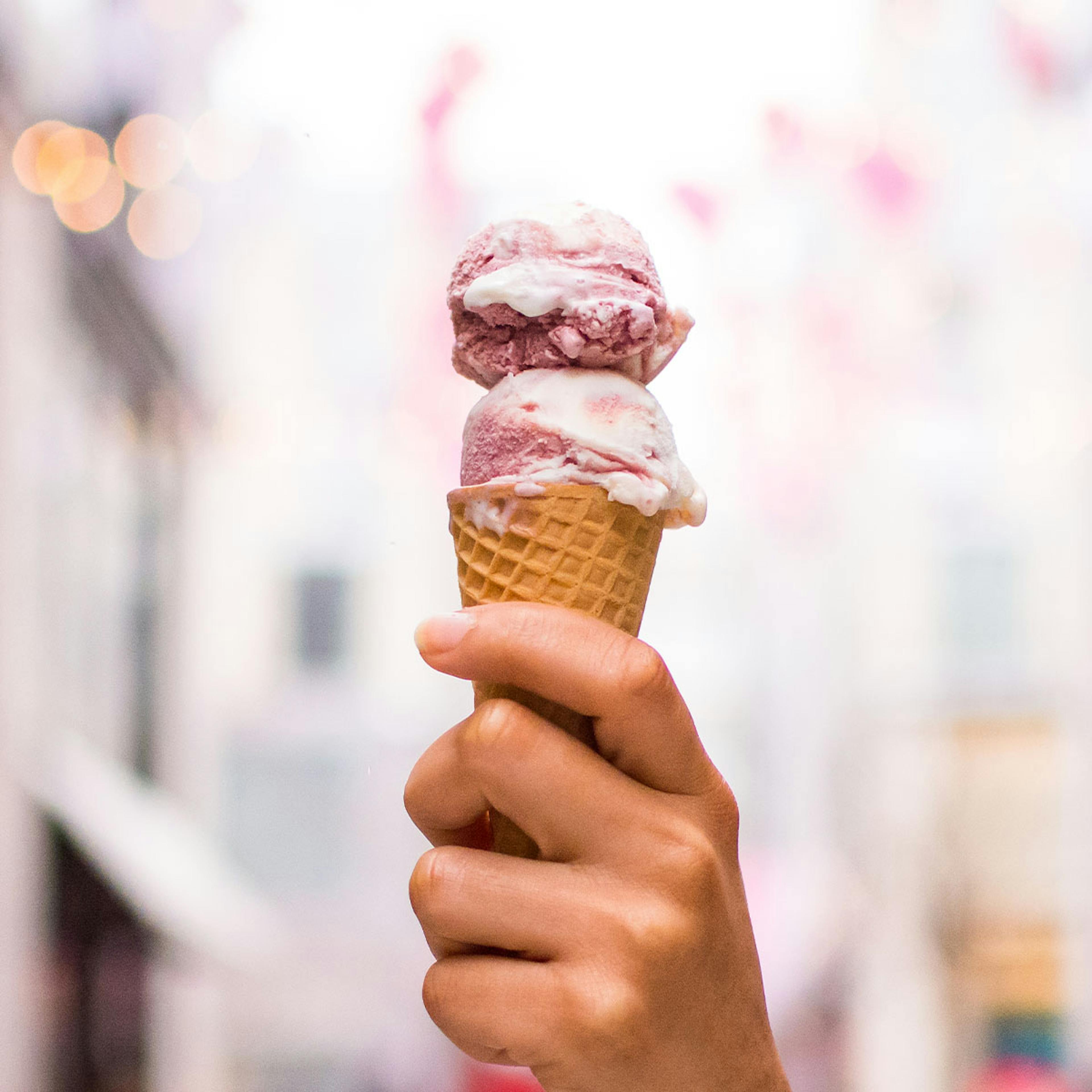 Mascarpone & Berries Gelato - 4 Pints by Dolcezza Gelato - Alternate image 1