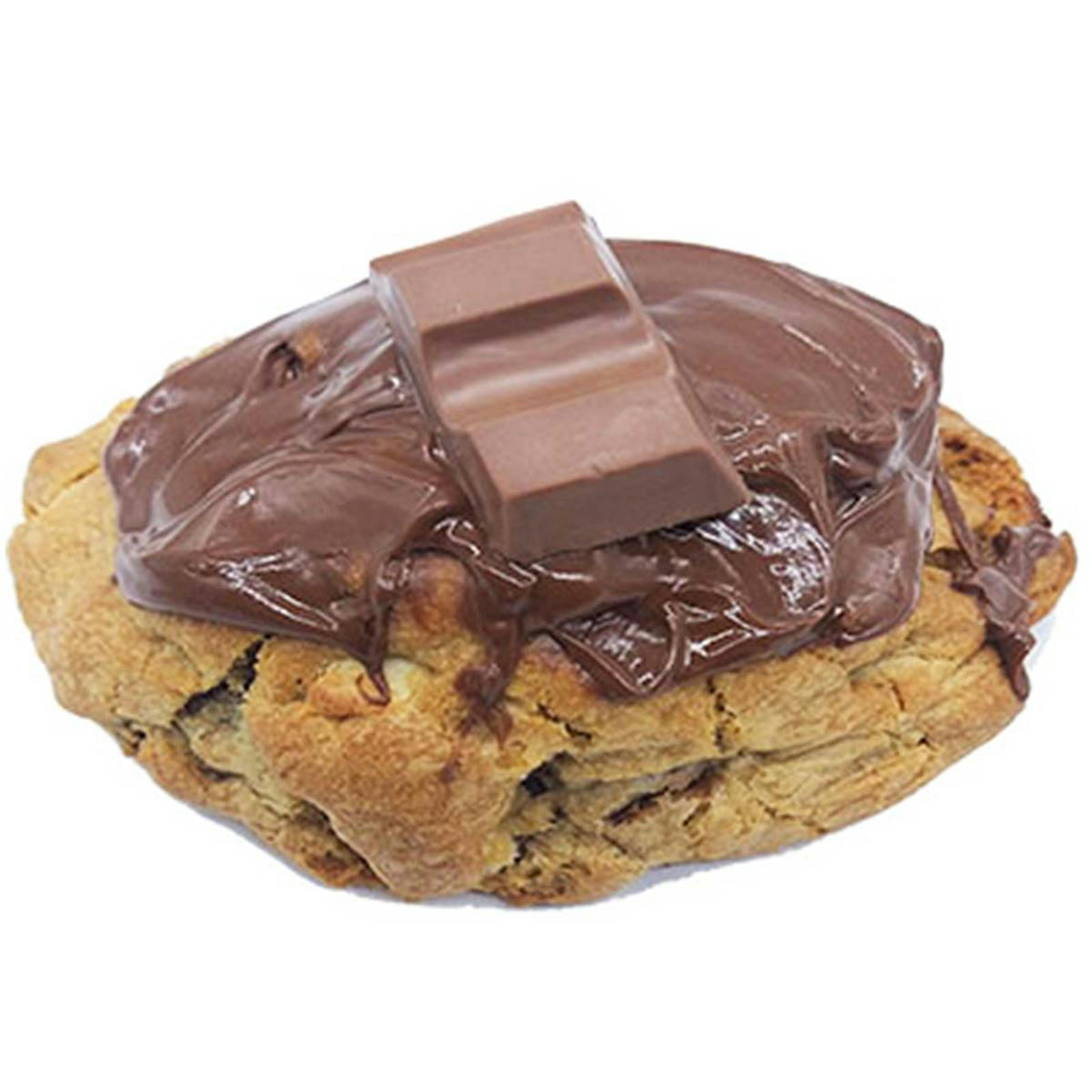 Bueno Bueno Jumbo Cookies by Gooey on the Inside