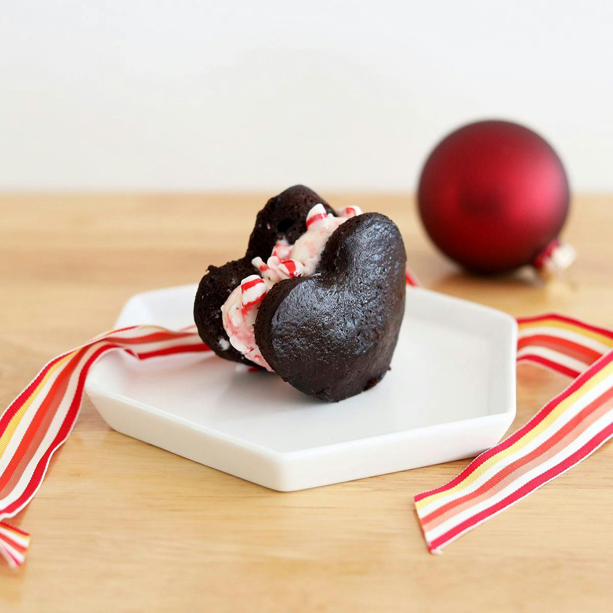 Chocolate Peppermint Whoopie Pies 4-Pack