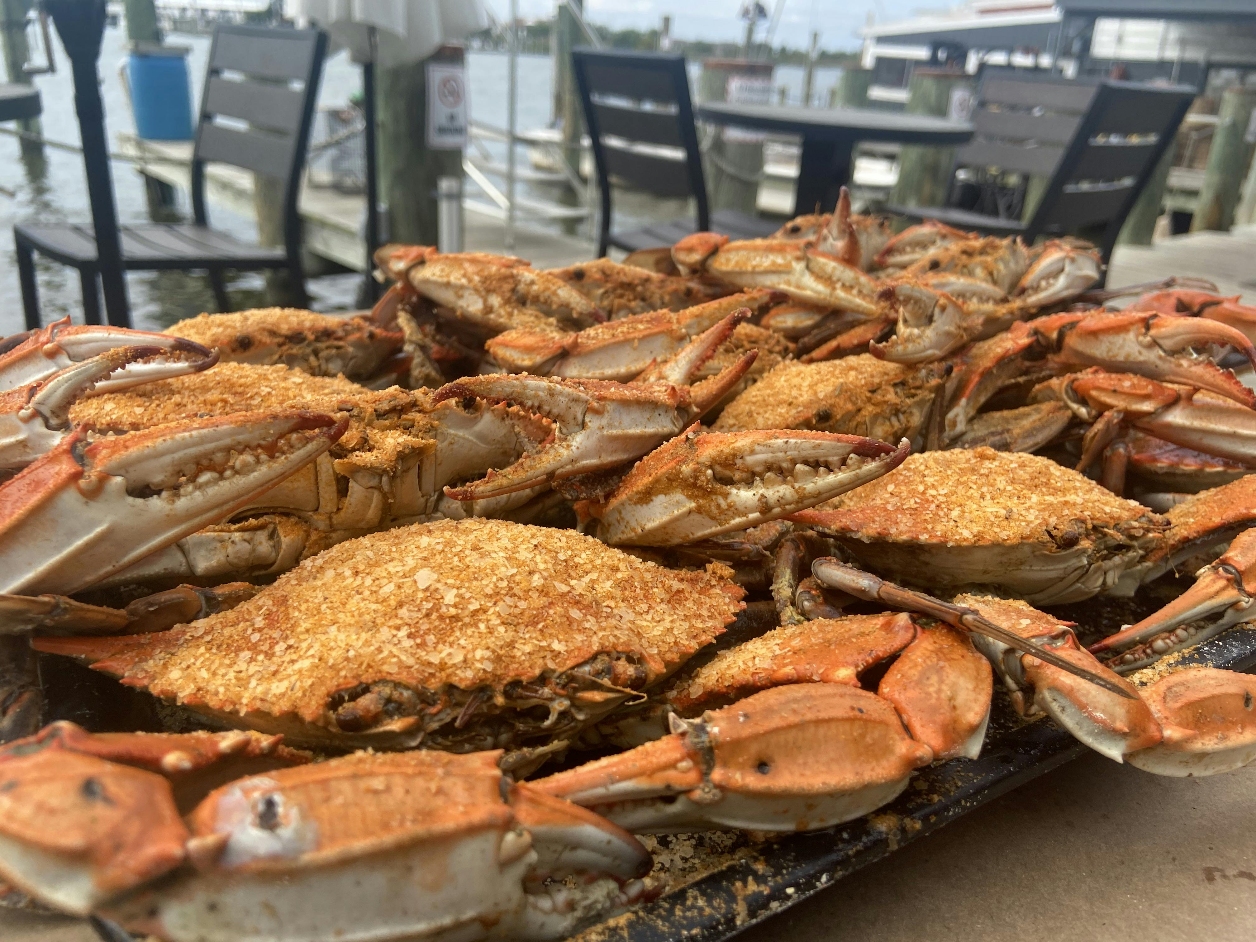 #1 Steamed Blue Crab Kit - 12 Pack by Harris Crab House - Alternate image 2