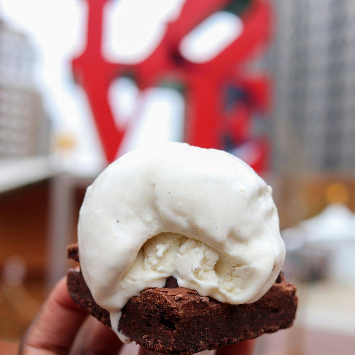 Reading Terminal Market Brownie Sundae Kit for 8 by Bassetts Ice Cream - Alternate image 2