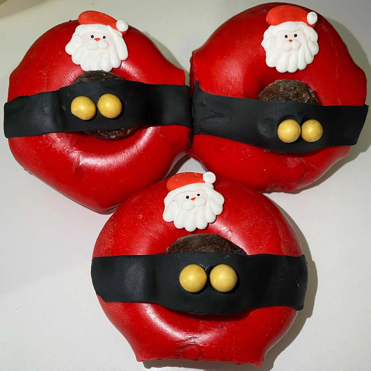 Santa Bagel Dozen - DIY Kit by The Bagel Nook - Alternate image 3