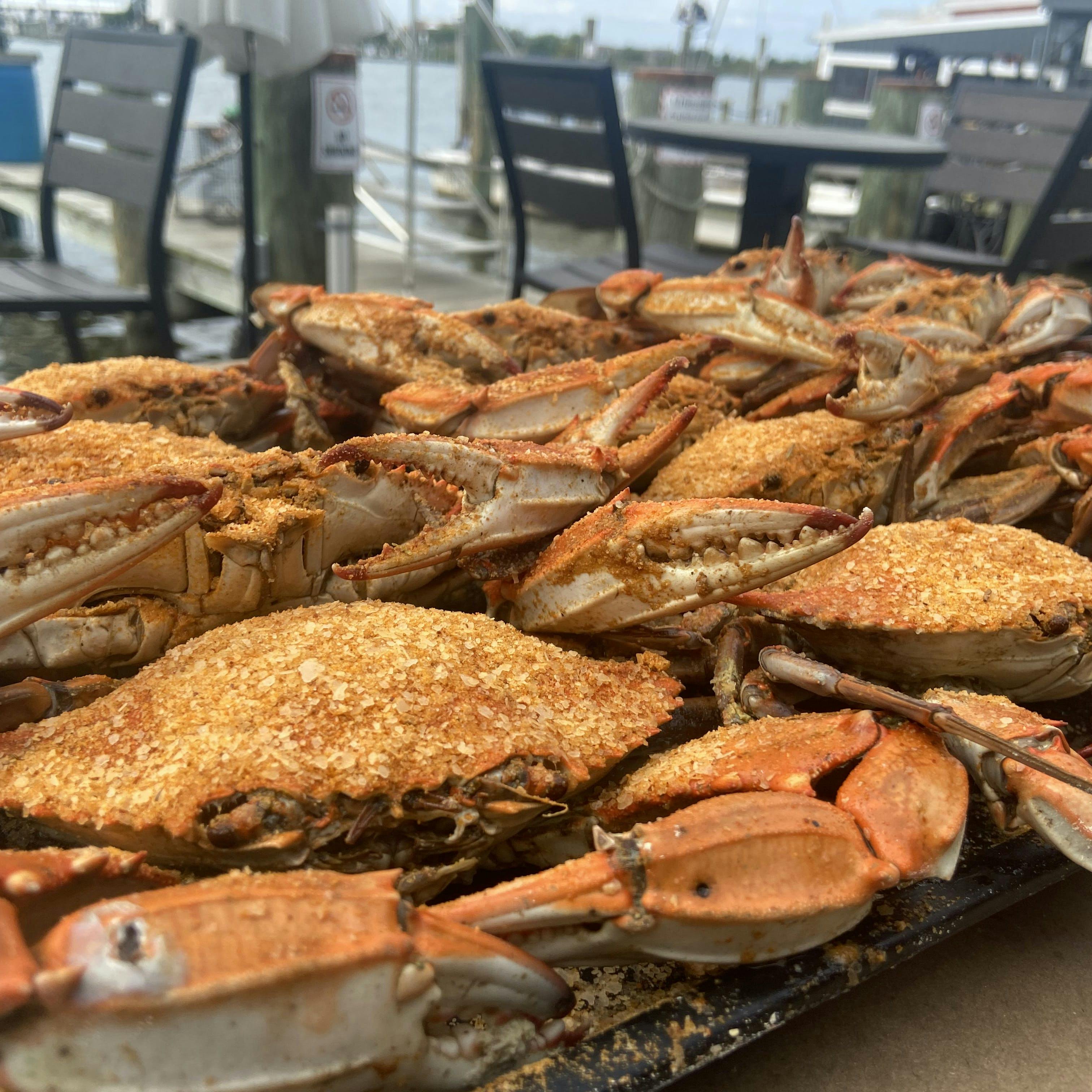 Select #1 Steamed Blue Crab Kit - 12 Pack by Harris Crab House - Alternate image 1