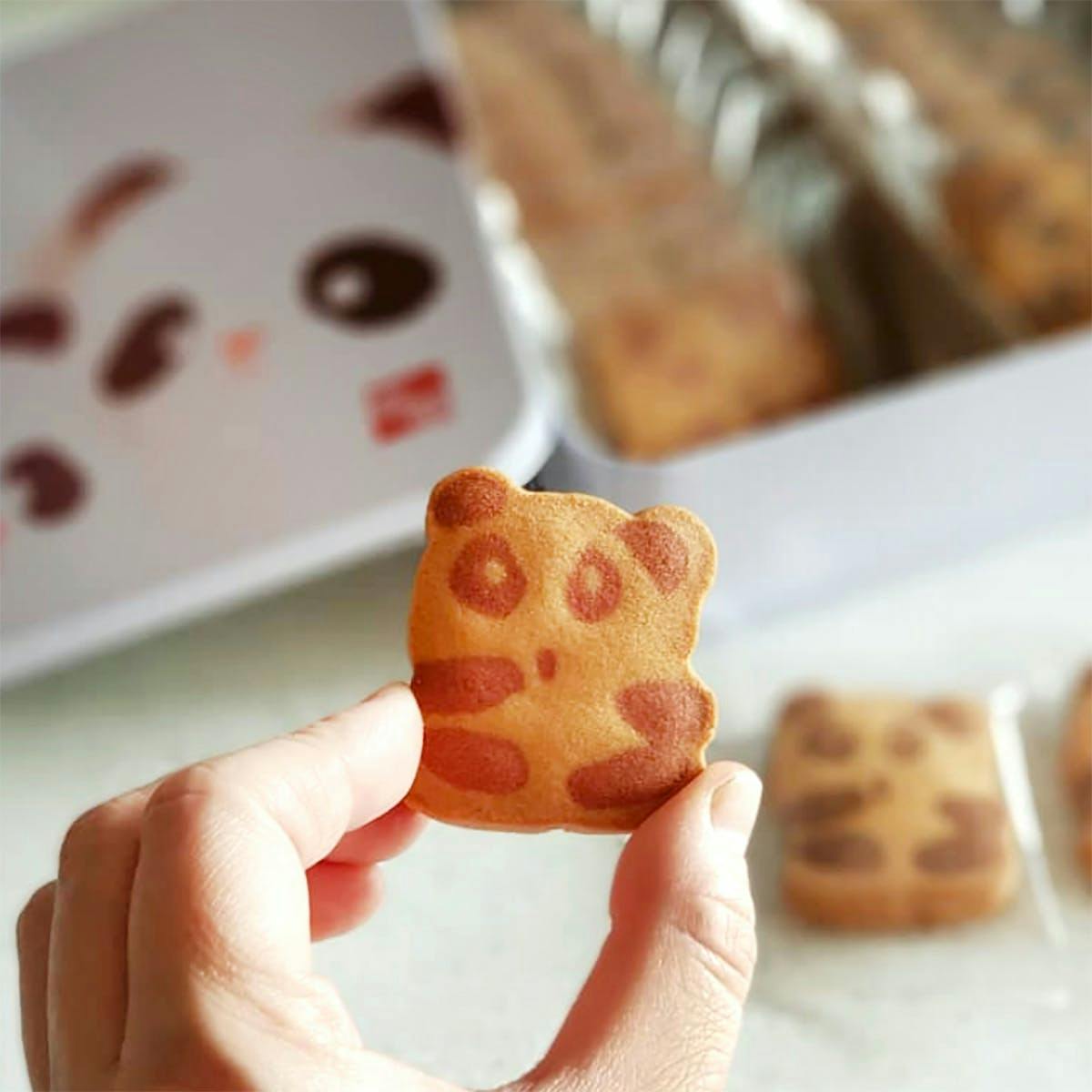 Lunar New Year Panda & Sweetheart Cookie Gift Tin by Kee Wah Bakery - Alternate image 2