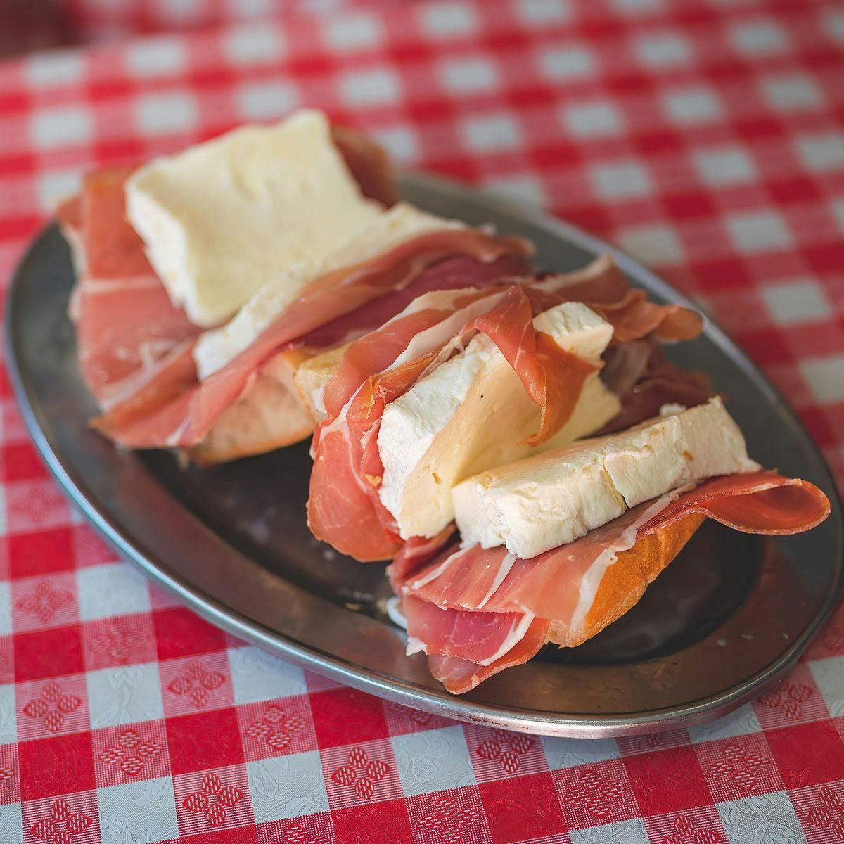 Prosciutto & Fresh Mozzarella Sandwich Kit- 4 Pack by M&P Biancamano - Alternate image 2