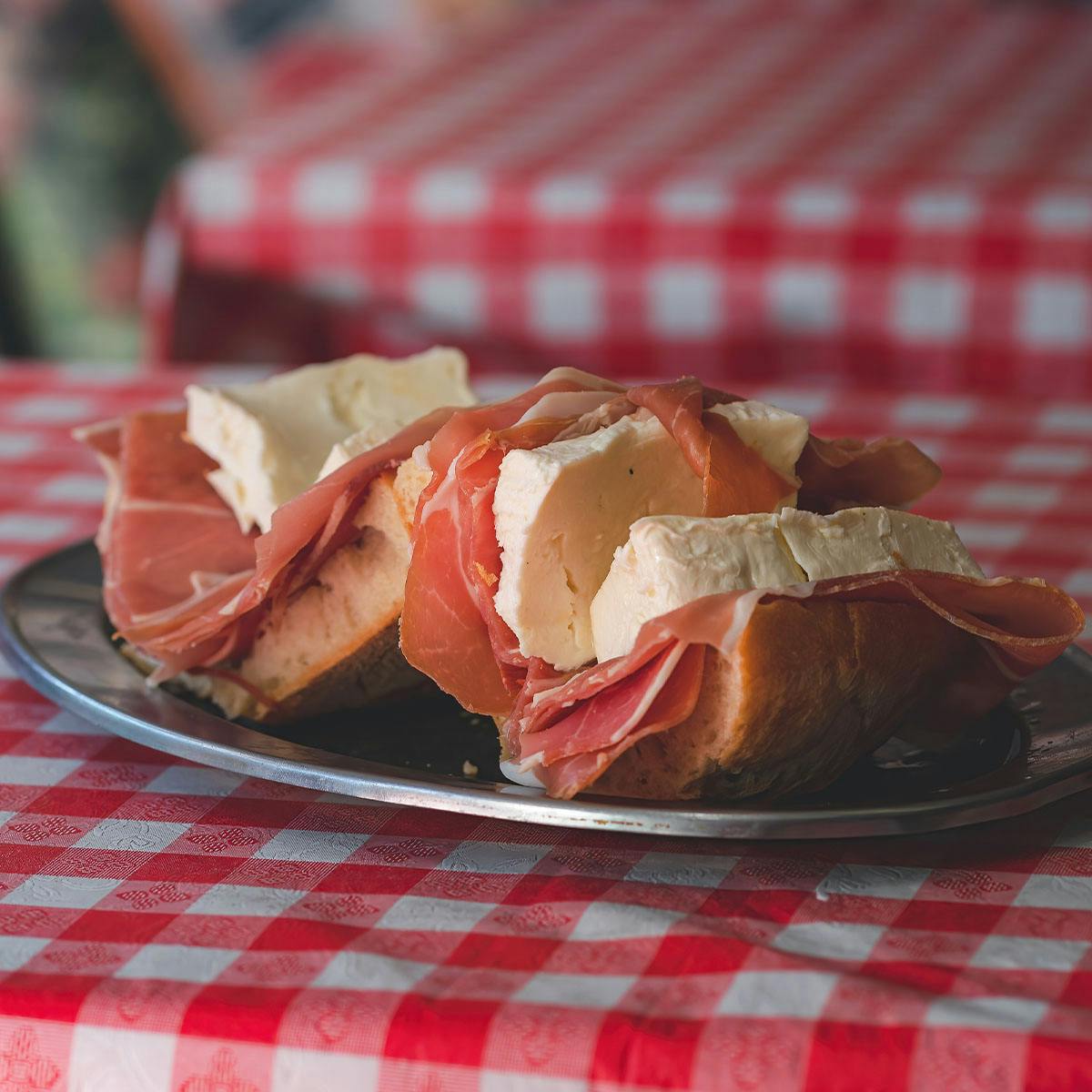 Prosciutto & Fresh Mozzarella Sandwich Kit- 4 Pack by M&P Biancamano - Alternate image 1