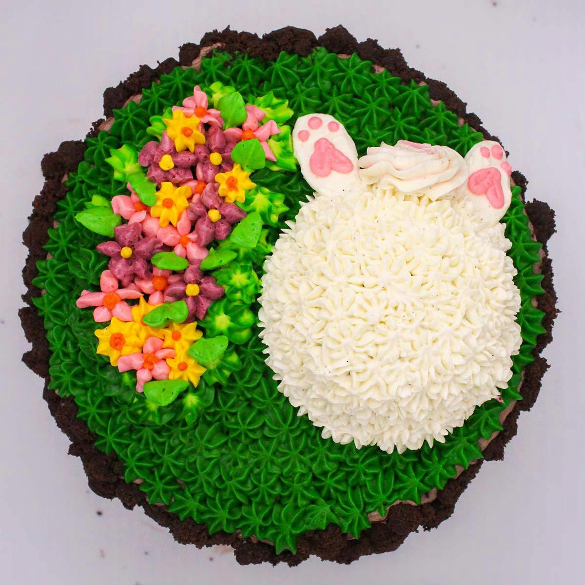 Adorable Vintage Inspired Easter Bunny Butt Cake | Julie Blanner