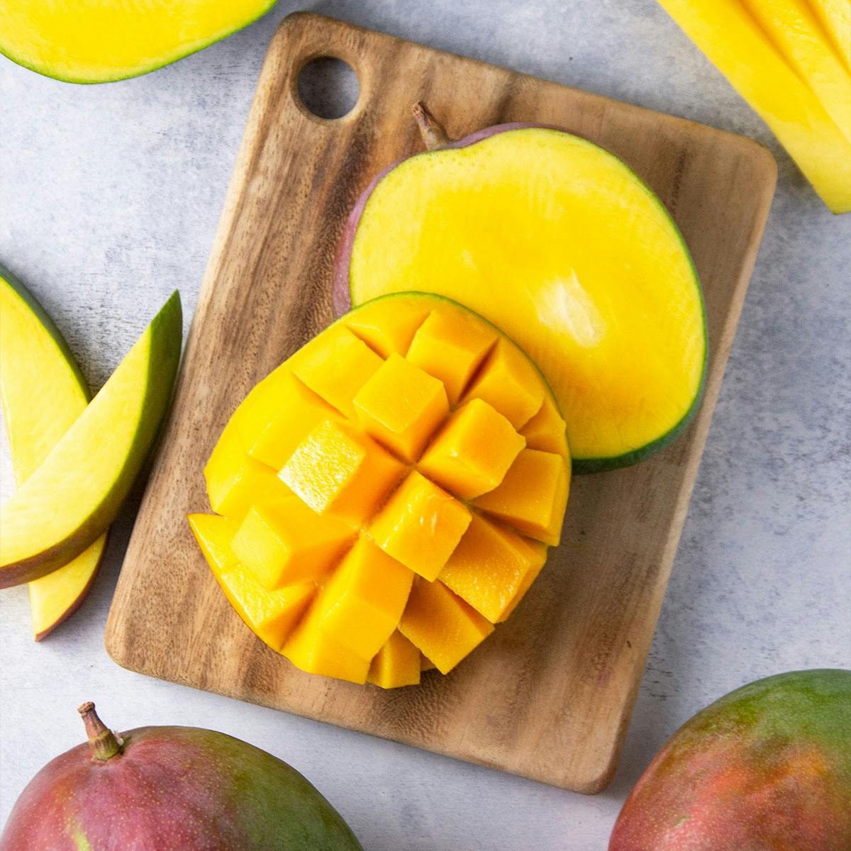 Tree-Ripened Mangoes - 4 Pack by Melissa's Produce - Alternate image 1