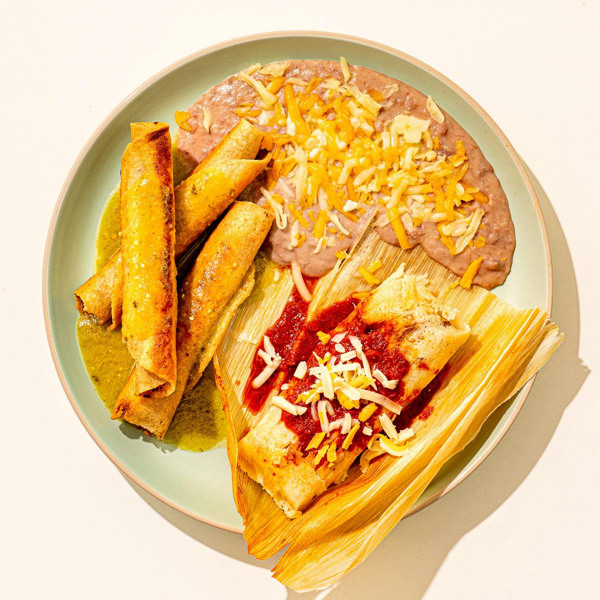 Every tamale maker needs a good <i>tamalera</i>, and a big family - Los  Angeles Times