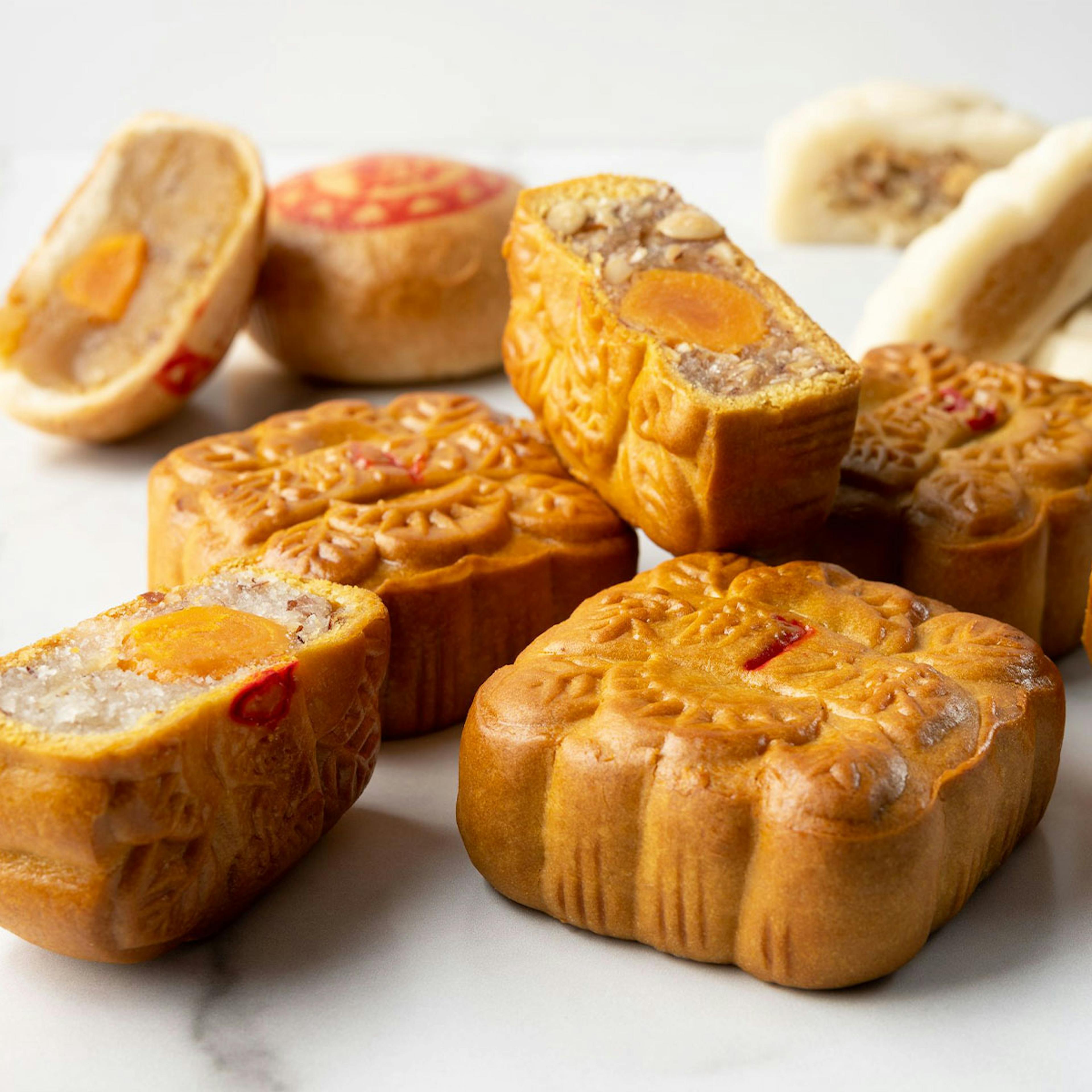 Mooncakes Sampler - 8 Pack by Dong Phuong Bakery | Goldbelly