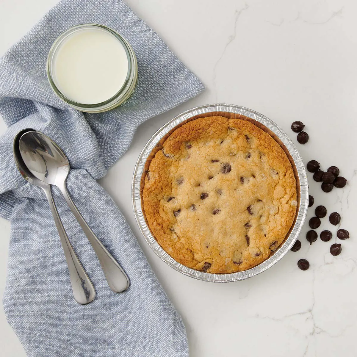 Red Velvet NYC - Ready-To-Bake Chocolate Chip Sea Salt Cookie Skillet Kit