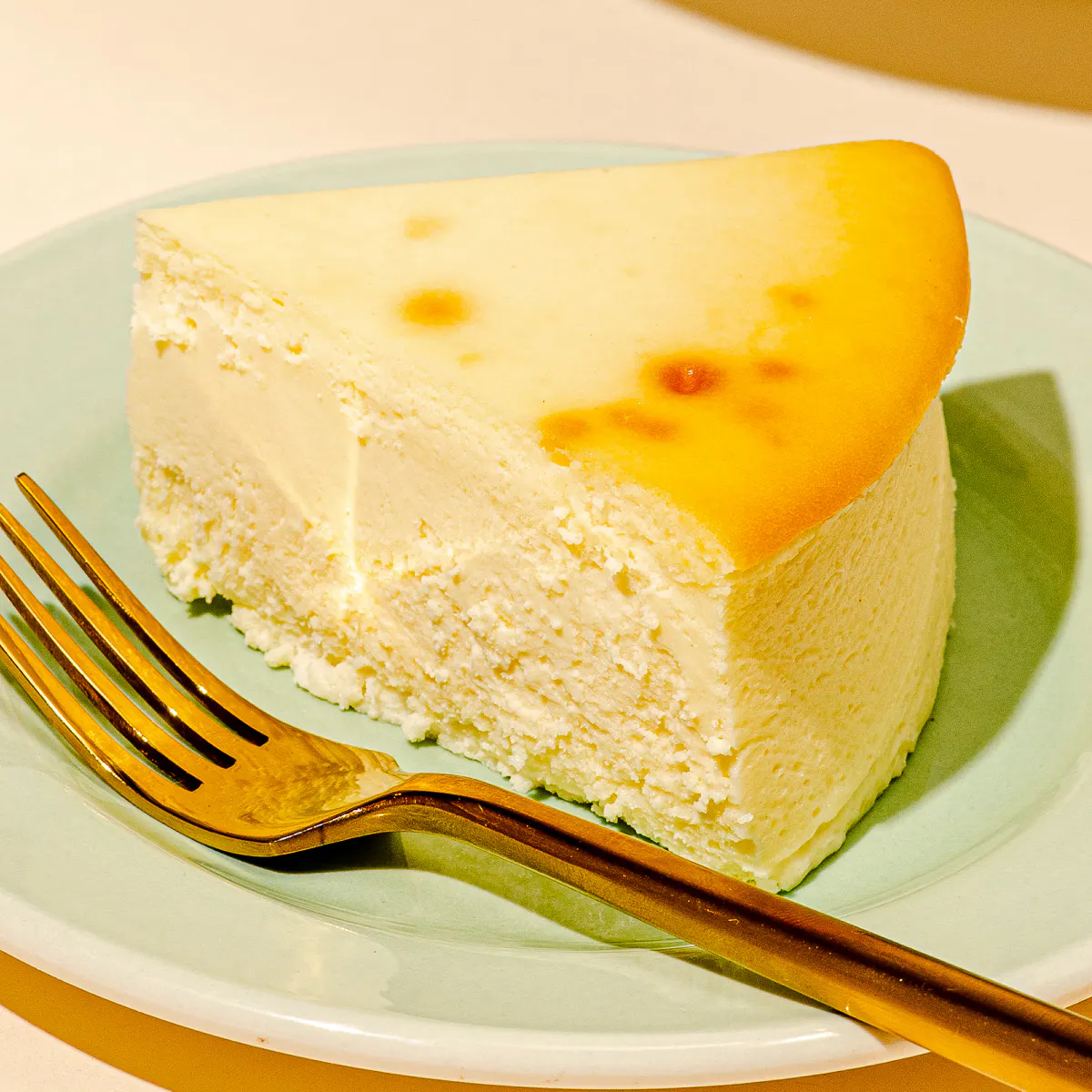 6" Cheesecake + Cannoli Kit (6 Pack) Combo by Veniero's - Alternate image 2