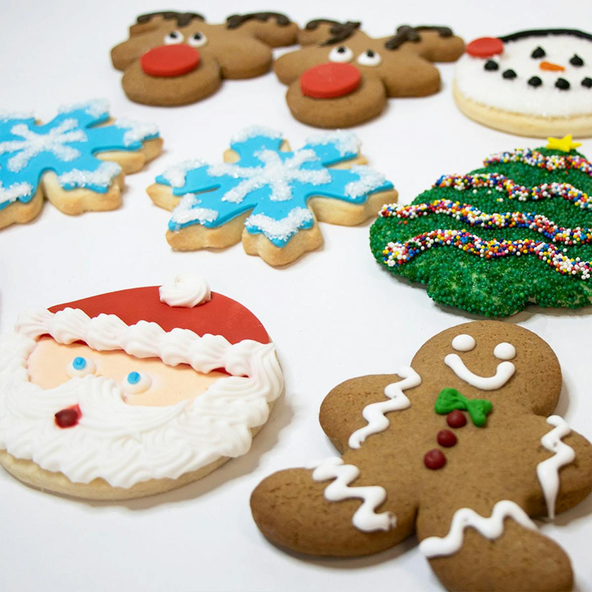 https://goldbelly.imgix.net/uploads/showcase_media_asset/image/182688/Carlos-Bakery-Christmas-Cookies-2.jpg?ixlib=rails-3.0.2