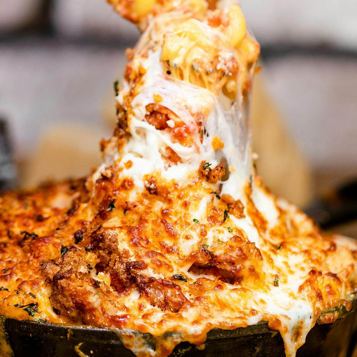 Smoked BBQ Mac & Cheese For 4-6 by World Famous House of Mac