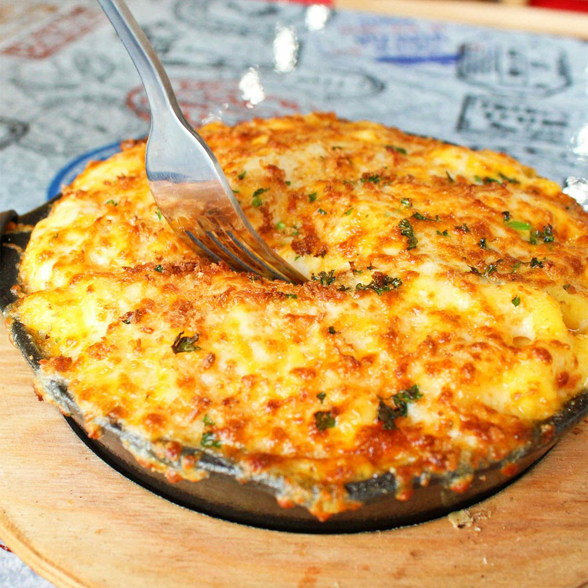 Signature Mac & Cheese + Lemonade Best Seller For 4-6 by World Famous House of Mac - Alternate image 3