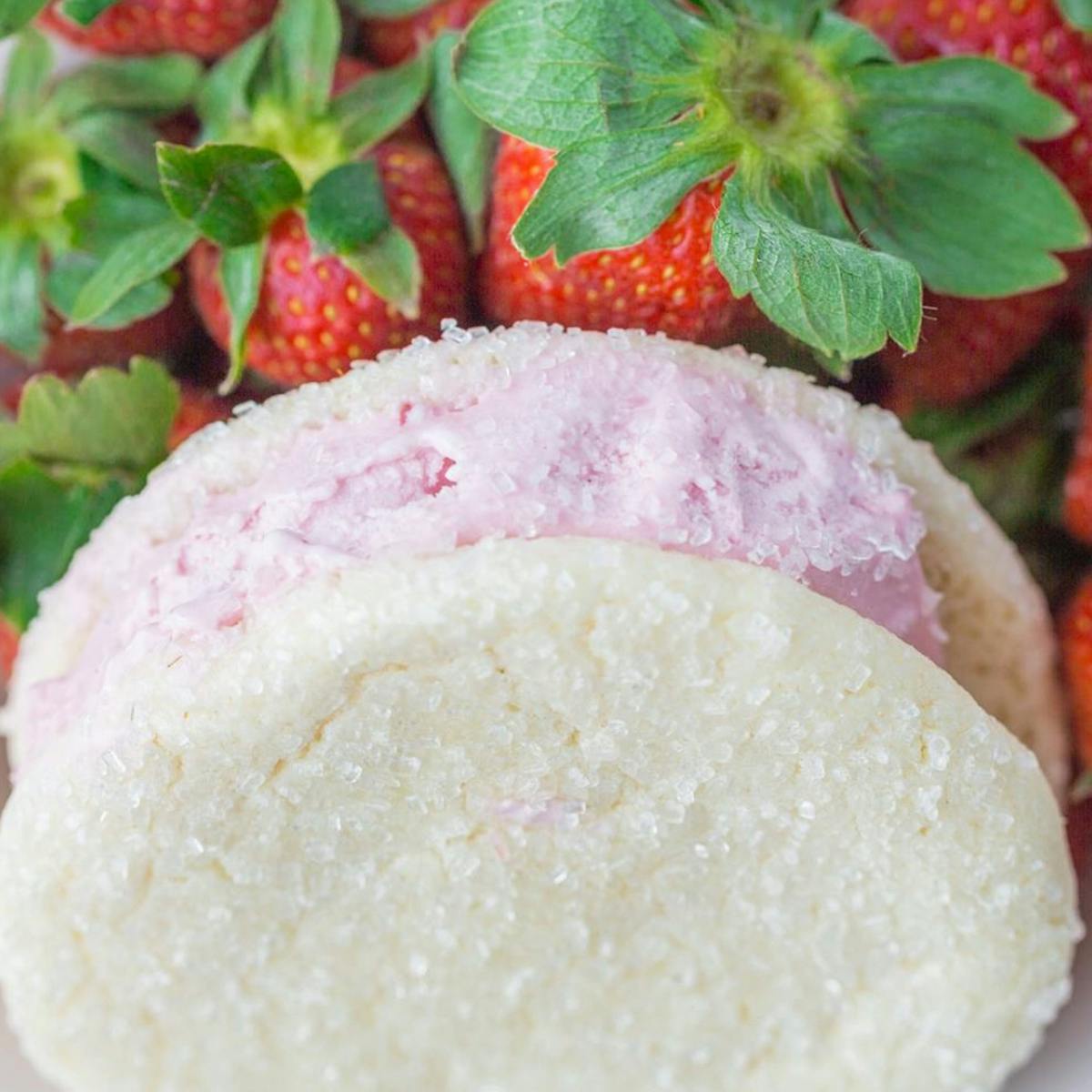 Strawberry Shortcake Cream'wich - 12 Pack by Cream'wich - Alternate image 1