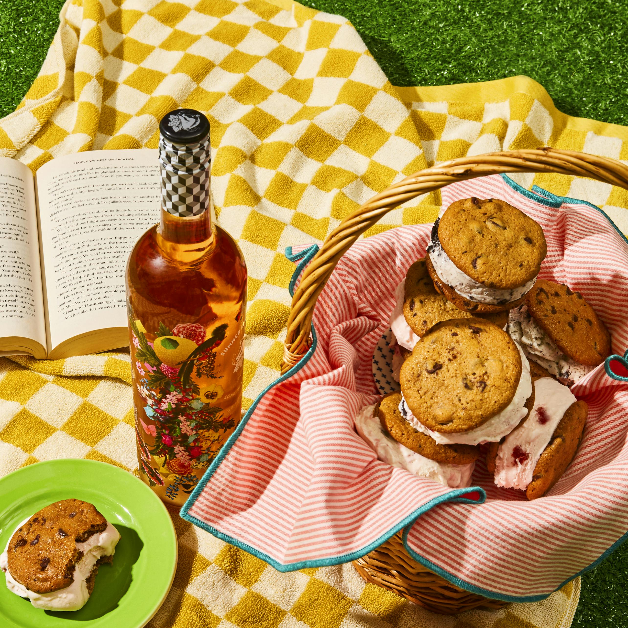 Reading Terminal Market's DIY Cookie Ice Cream Sandwich Kit for 8 by Bassetts Ice Cream - Alternate image 3